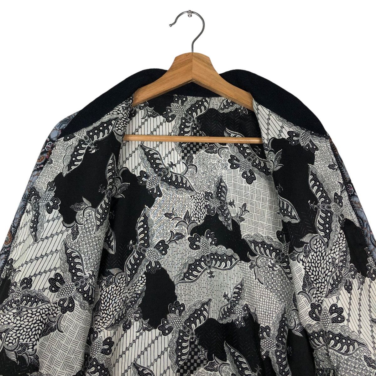 Japanese Brand 🔥90’s Vintage Bomber Jacket Batik Design Reversible Japan Size US M / EU 48-50 / 2 - 13 Thumbnail