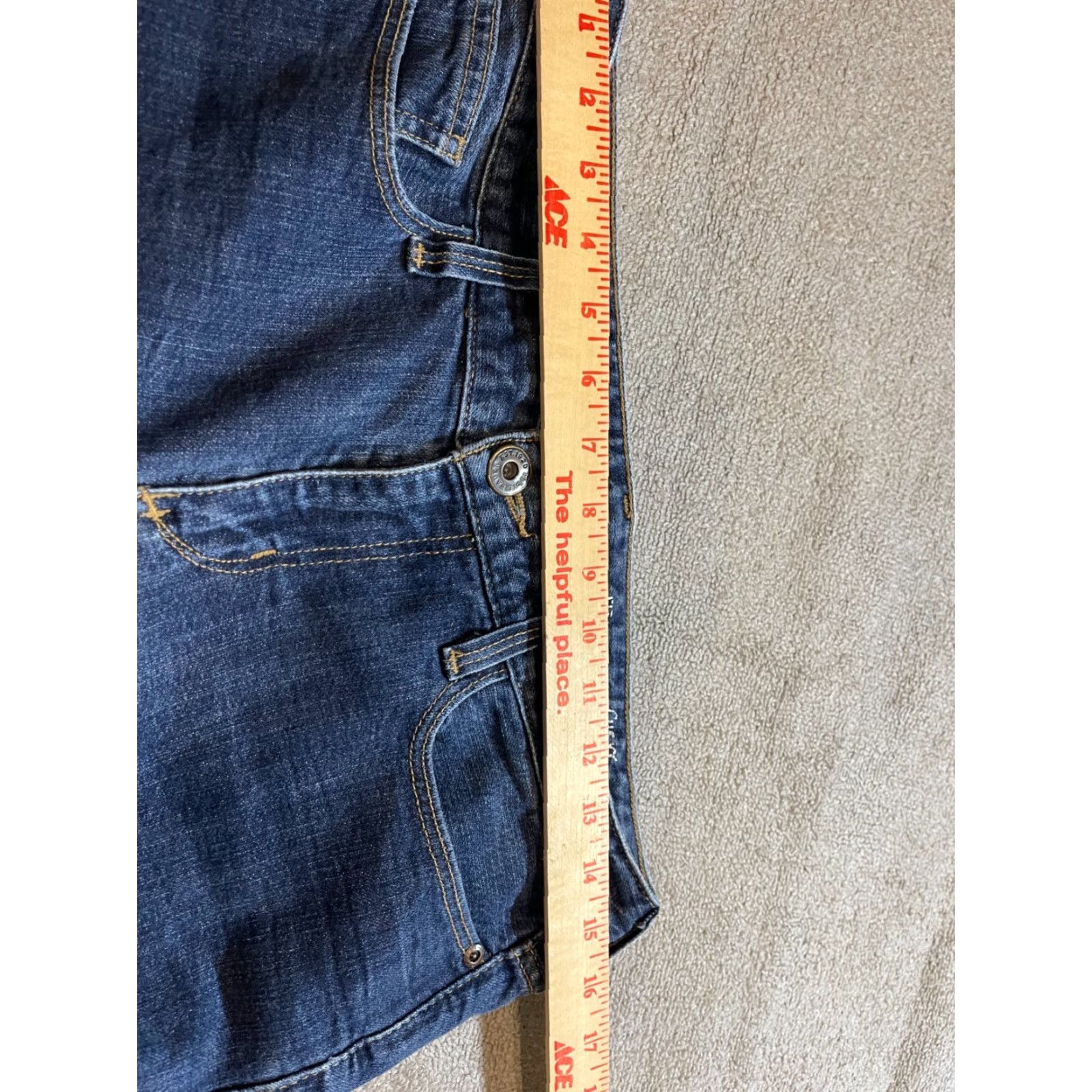 Eddie Bauer Eddie Bauer Jeans Womens Size 6 Regular Denim 5-Pocket Blue Cotton Blend Zip Button Logo Zipper Straight Jeans Mens? Wait no. End. Size 28" / US 6 / IT 42 - 3 Thumbnail