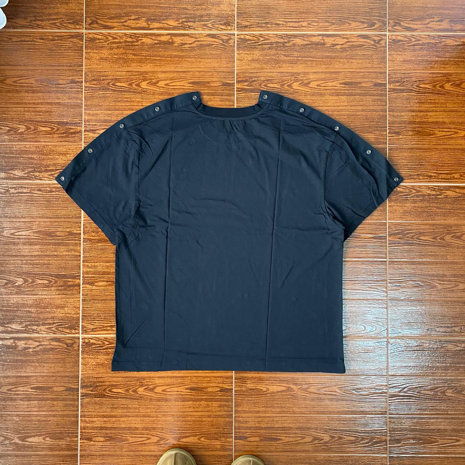 Y/Project Black Embroidered Logo Snap Button Detail Oversized T-Shirt Size US S / EU 44-46 / 1 - 6 Thumbnail