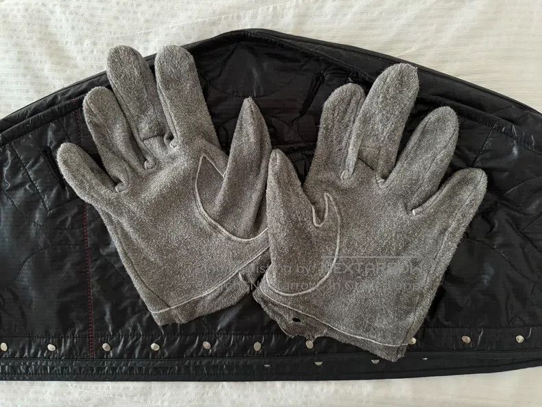 Takahiromiyashita The Soloist. Takahiromiyashita The Soloist. Size 25 Glove Size ONE SIZE - 2 Thumbnail