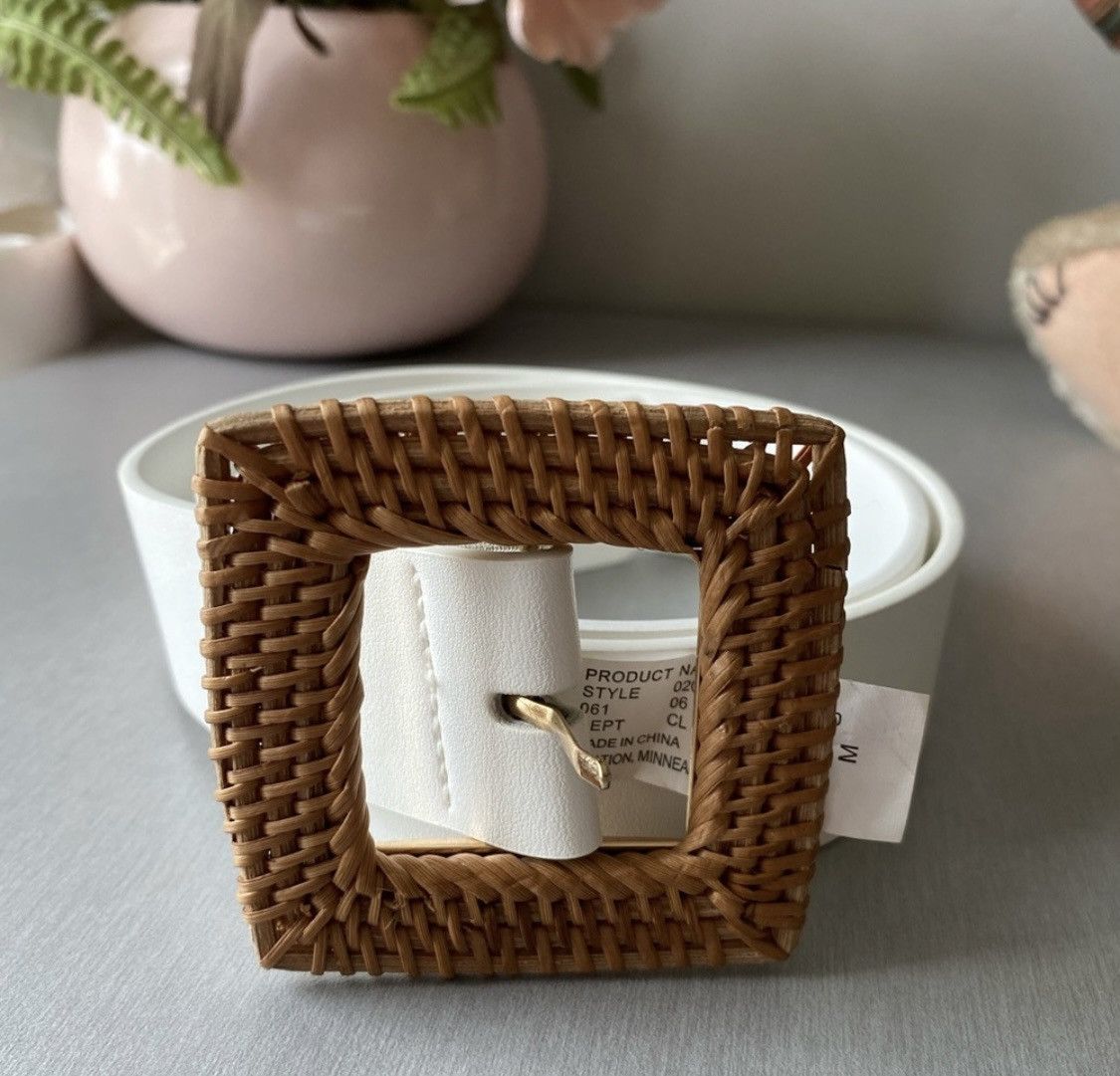 Other WHITE LEATHER WIDE WOVEN WICKER SQUARE BUCKLE BELT SZ M Size ONE SIZE - 8 Thumbnail