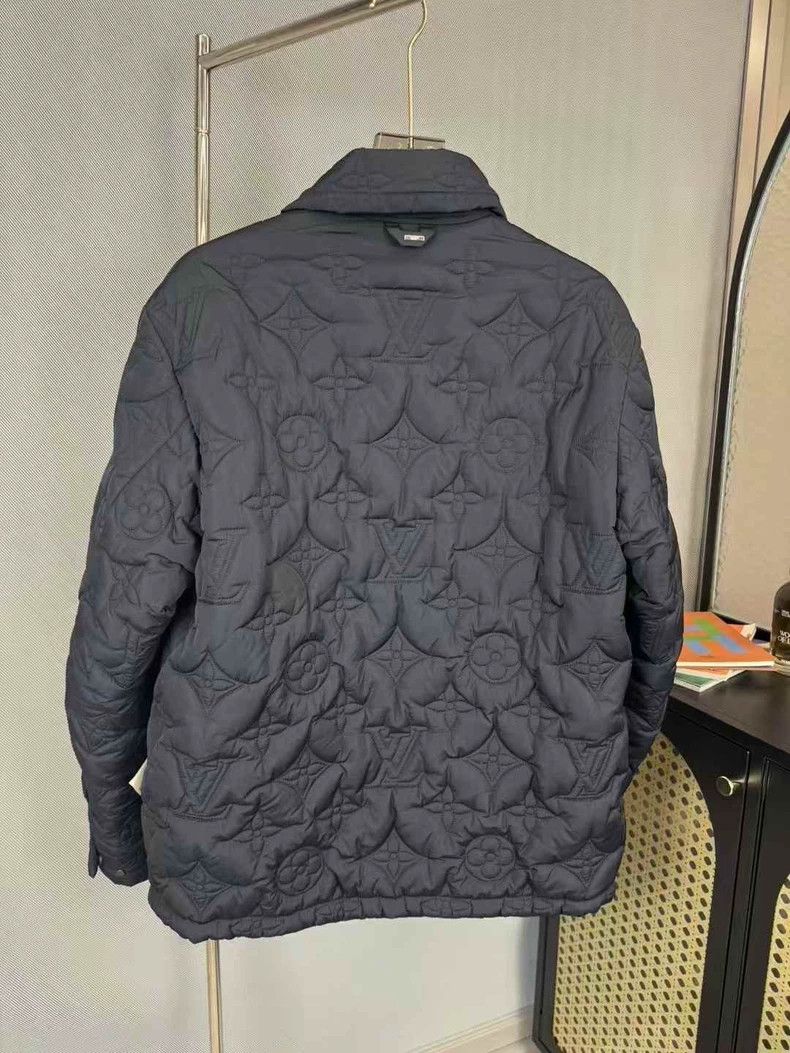 Louis Vuitton Louis Vuitton Black presbyopic embossed tag instruction cot Size US M / EU 48-50 / 2 - 2 Thumbnail