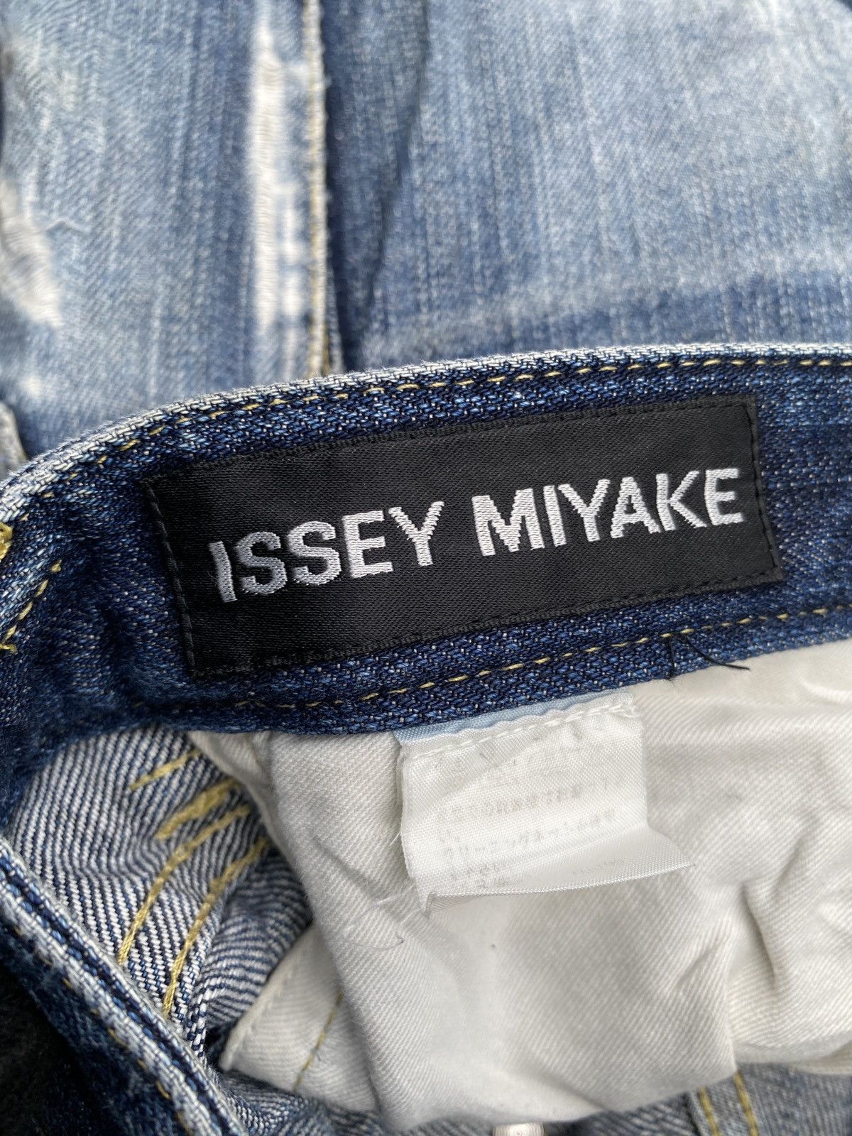 Issey Miyake × Japanese Brand Issey Miyake Blue Faded Patchwork Distressed Denim Size US 30 / EU 46 - 17 Thumbnail