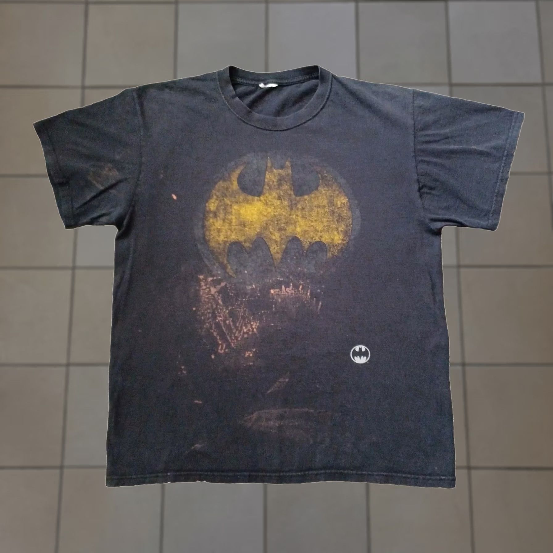 Vintage Batman T Shirt Mens Large Black Graphic Gothic Short Sleeve XL White Cotton Knit Logo Bat Signal Modern Classic Mens Size US XL / EU 56 / 4 - 1 Thumbnail