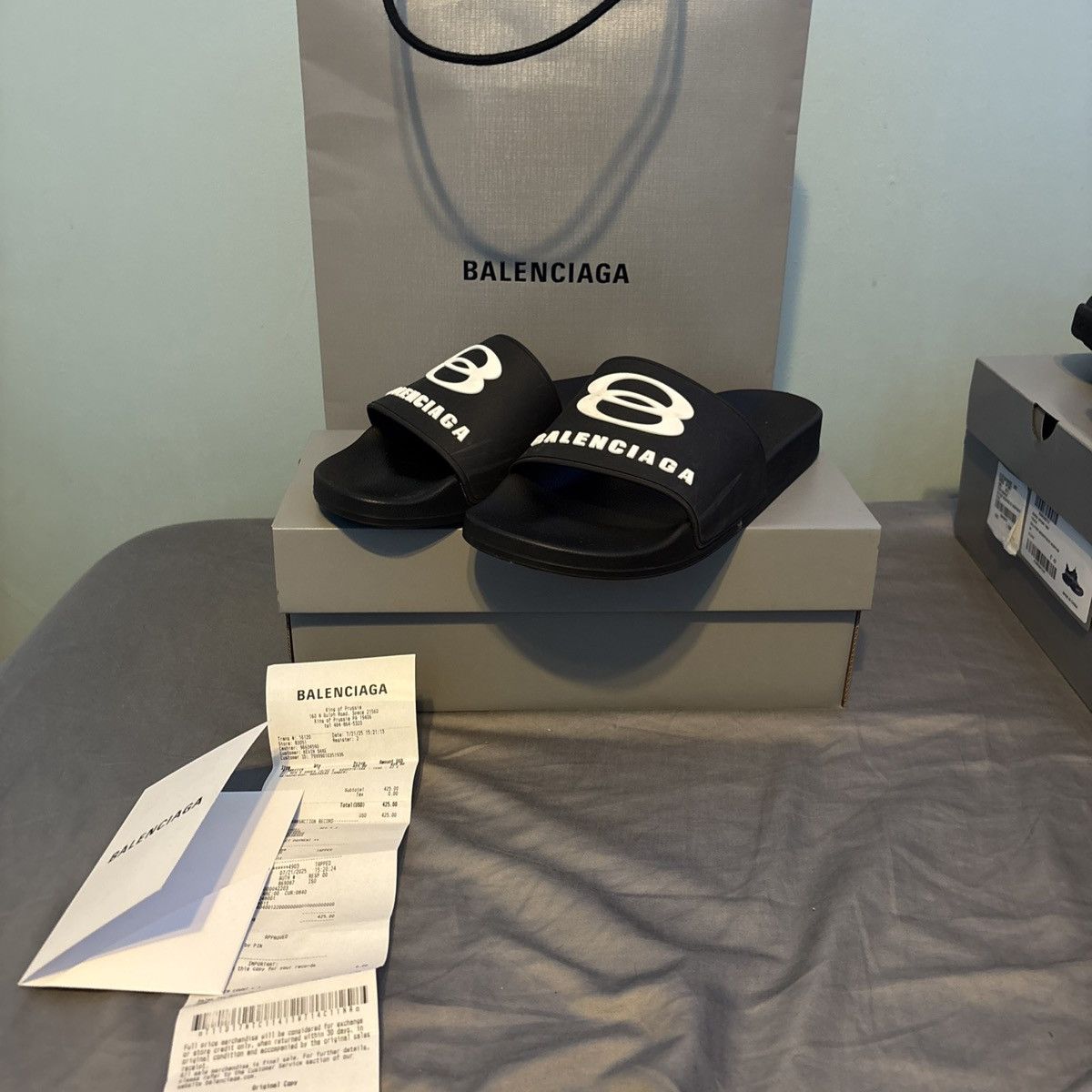 Balenciaga Balenciaga circle logo slides Size US 9 / EU 42 - 1 Thumbnail