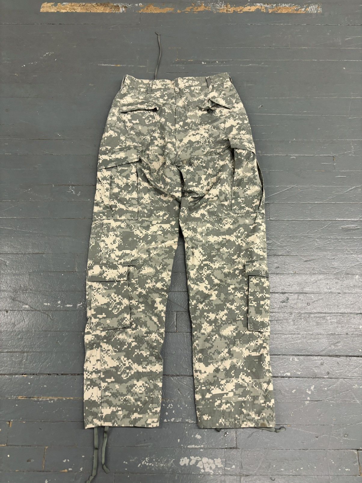 Vintage Vintage US military cargo baggy pants Size US 27 - 1 Thumbnail