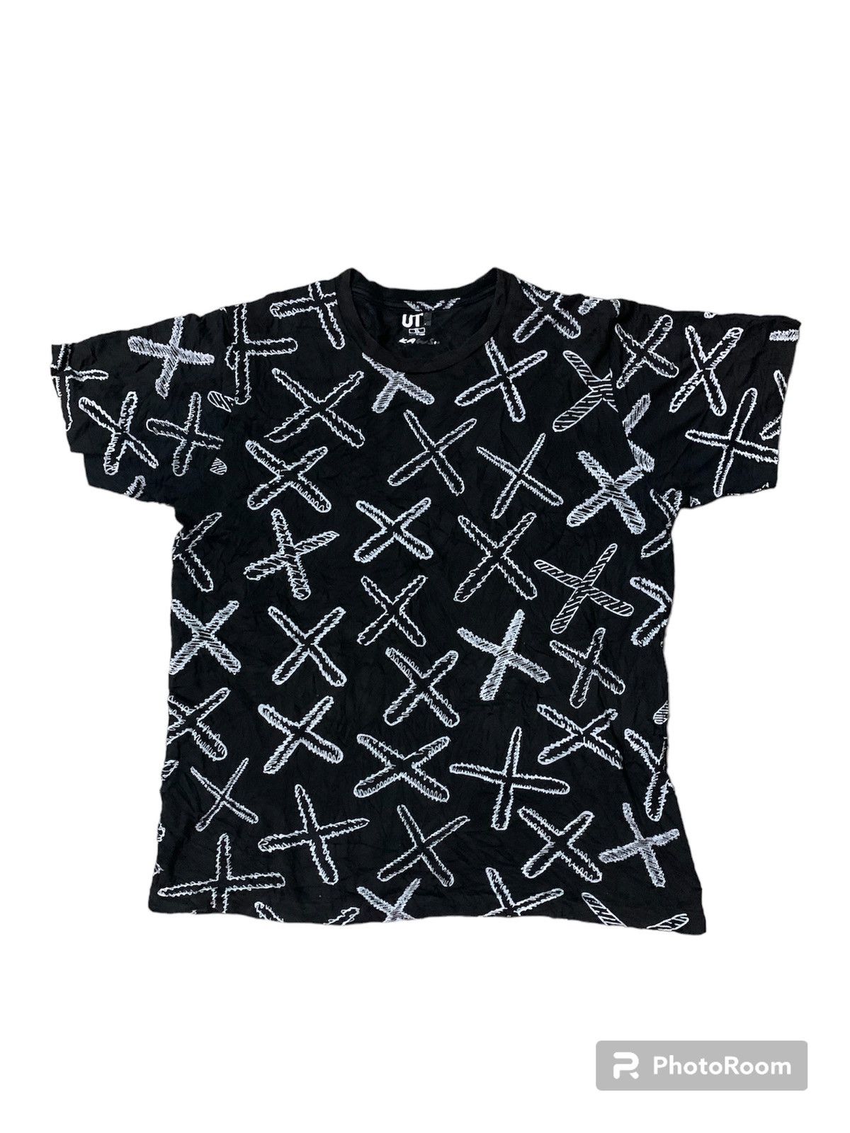 Japanese Brand × Kaws × Uniqlo Uniqlo X Kaws X Monogram Logo Tee Size US XL / EU 56 / 4 - 1 Thumbnail