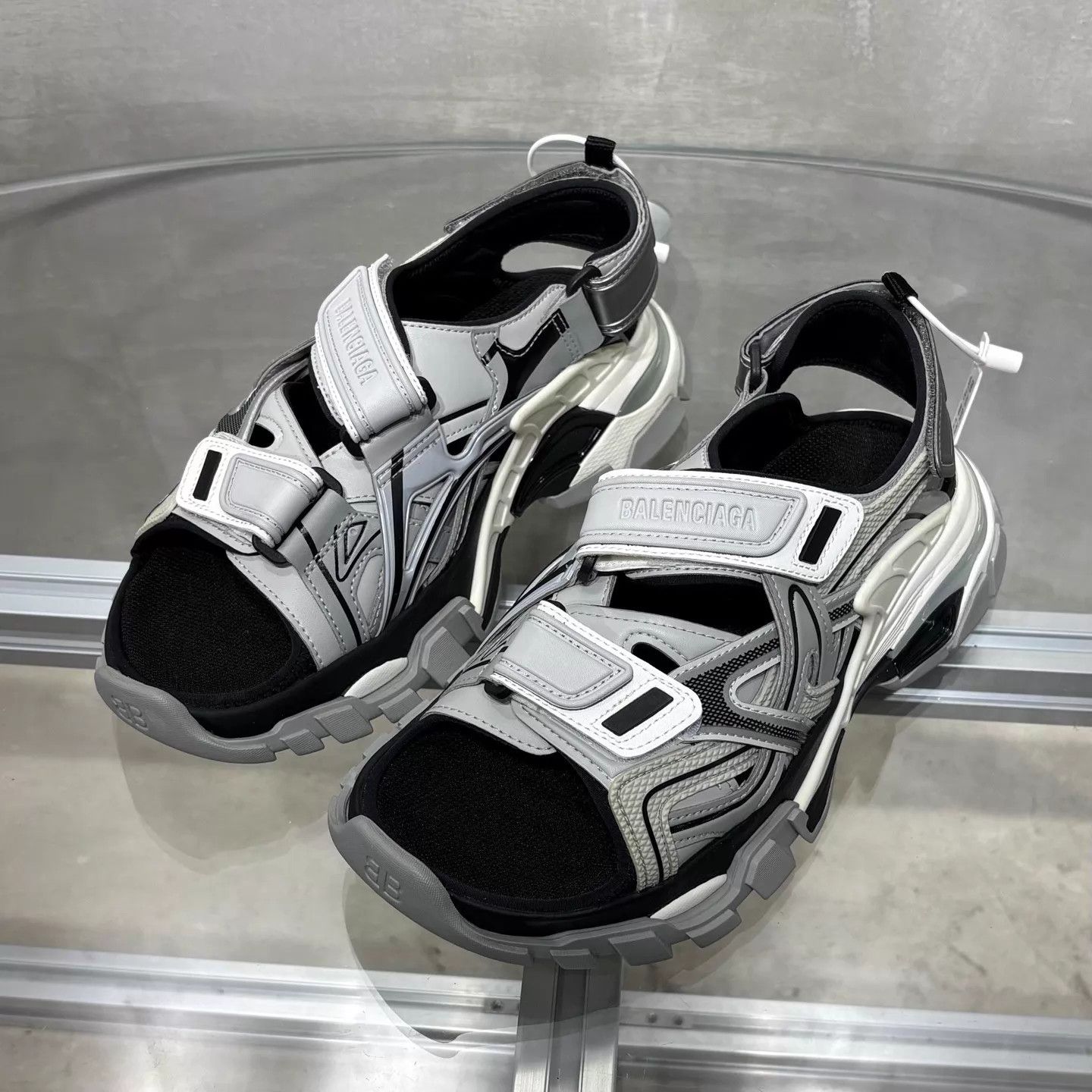 Balenciaga Balenciaga Track Sandal White Gray EU37 New in Box Size US 7 / IT 37 - 2 Thumbnail