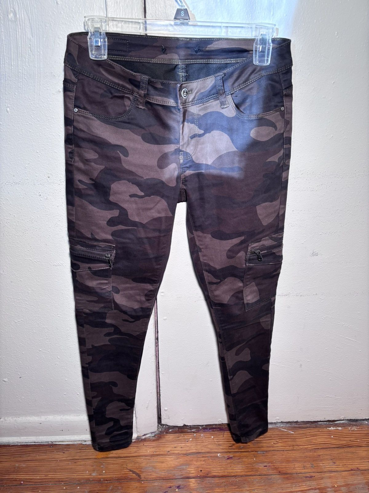 Vintage House Create Your Own Story Camo Skinny Jeans Size 30" / US 8 / IT 44 - 8 Thumbnail