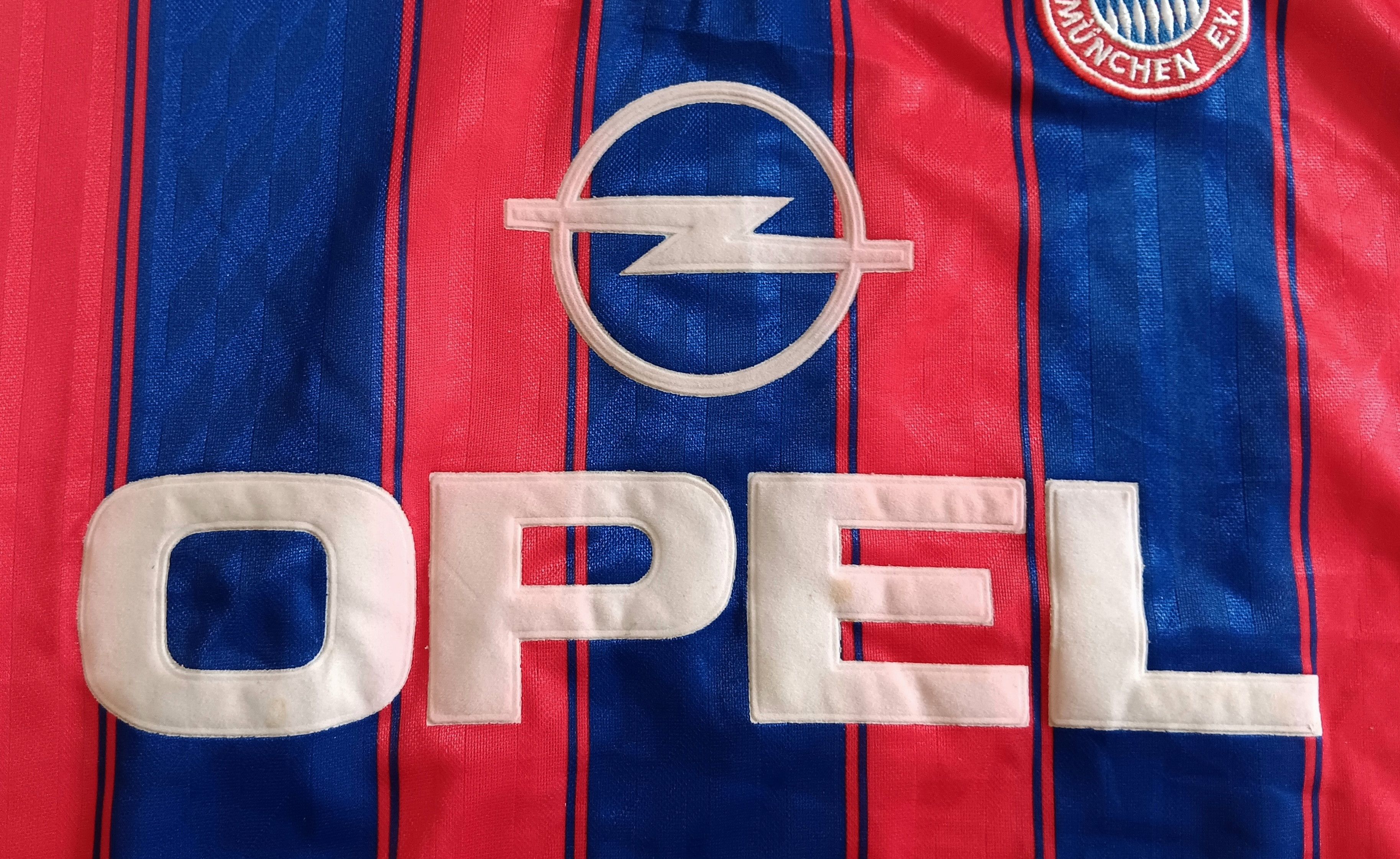 Adidas 1995-1997 | Bayern Munich (Home) | Vintage Jersey Size US S / EU 44-46 / 1 - 3 Thumbnail