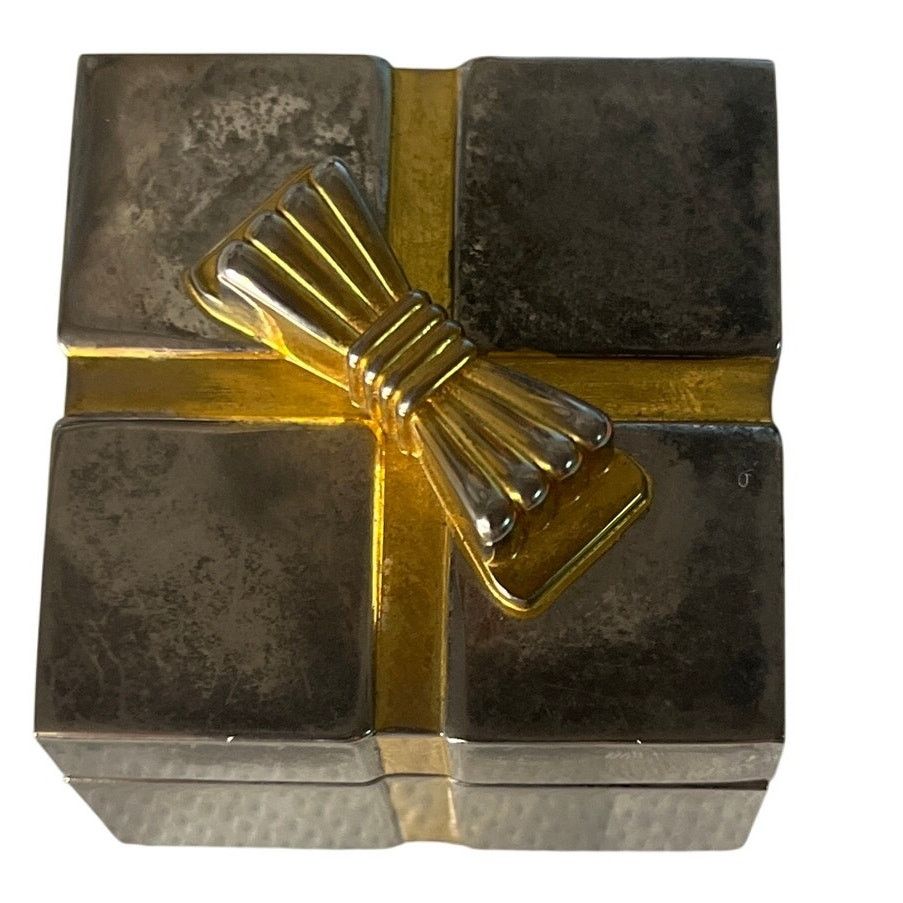 Vintage Binion Silver Toned Quartz Table Clock Gift box gold bow Size ONE SIZE - 3 Thumbnail