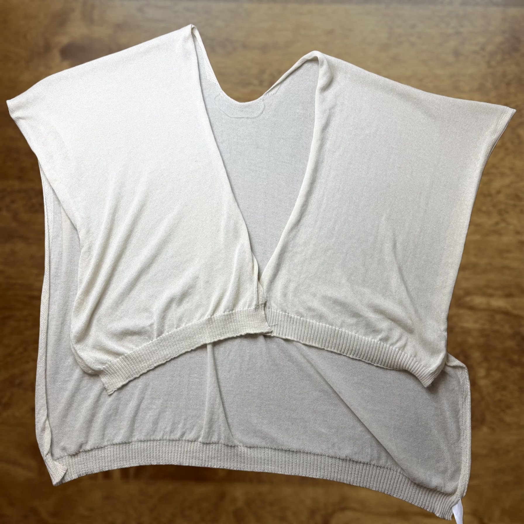 Vintage Lulu Shrug Sweater Womens One Size White V Neck Lightweight Tight-Knit Size ONE SIZE - 1 Thumbnail