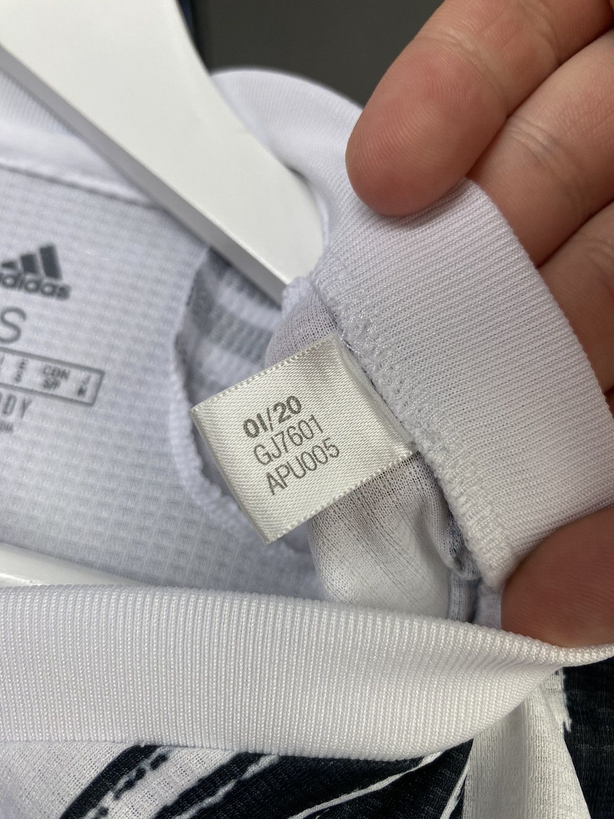 Adidas 2020/21 ADIDAS JUVENTUS HOME SOCCER FOOTBALL JERSEY SHIRT Size US S / EU 44-46 / 1 - 8 Thumbnail