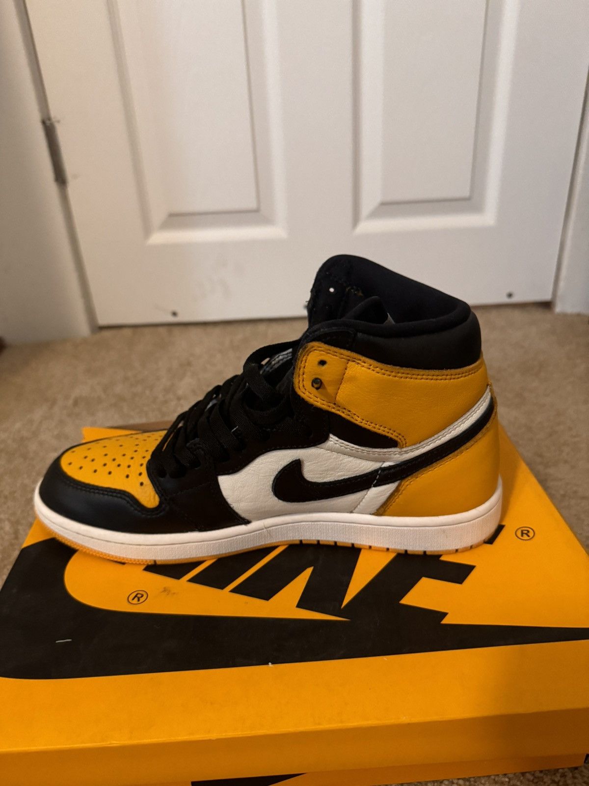 Jordan Brand Air Jordan 1 High Retro OG Size US 9 / EU 42 - 8 Thumbnail