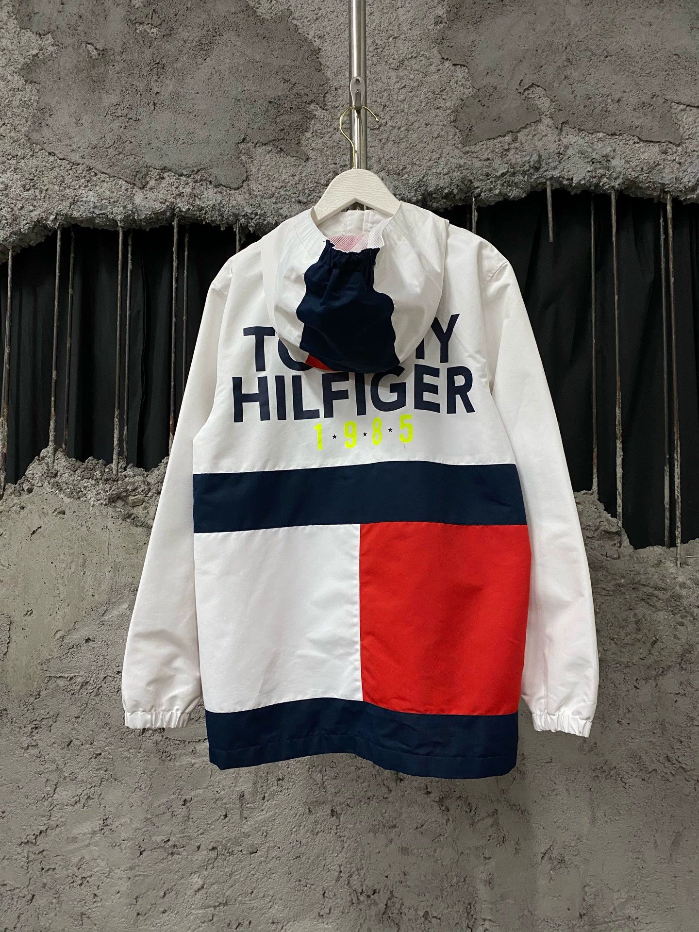 Tommy Hilfiger Tommy Hilfiger zipper jacket size L Size US L / EU 52-54 / 3 - 2 Thumbnail