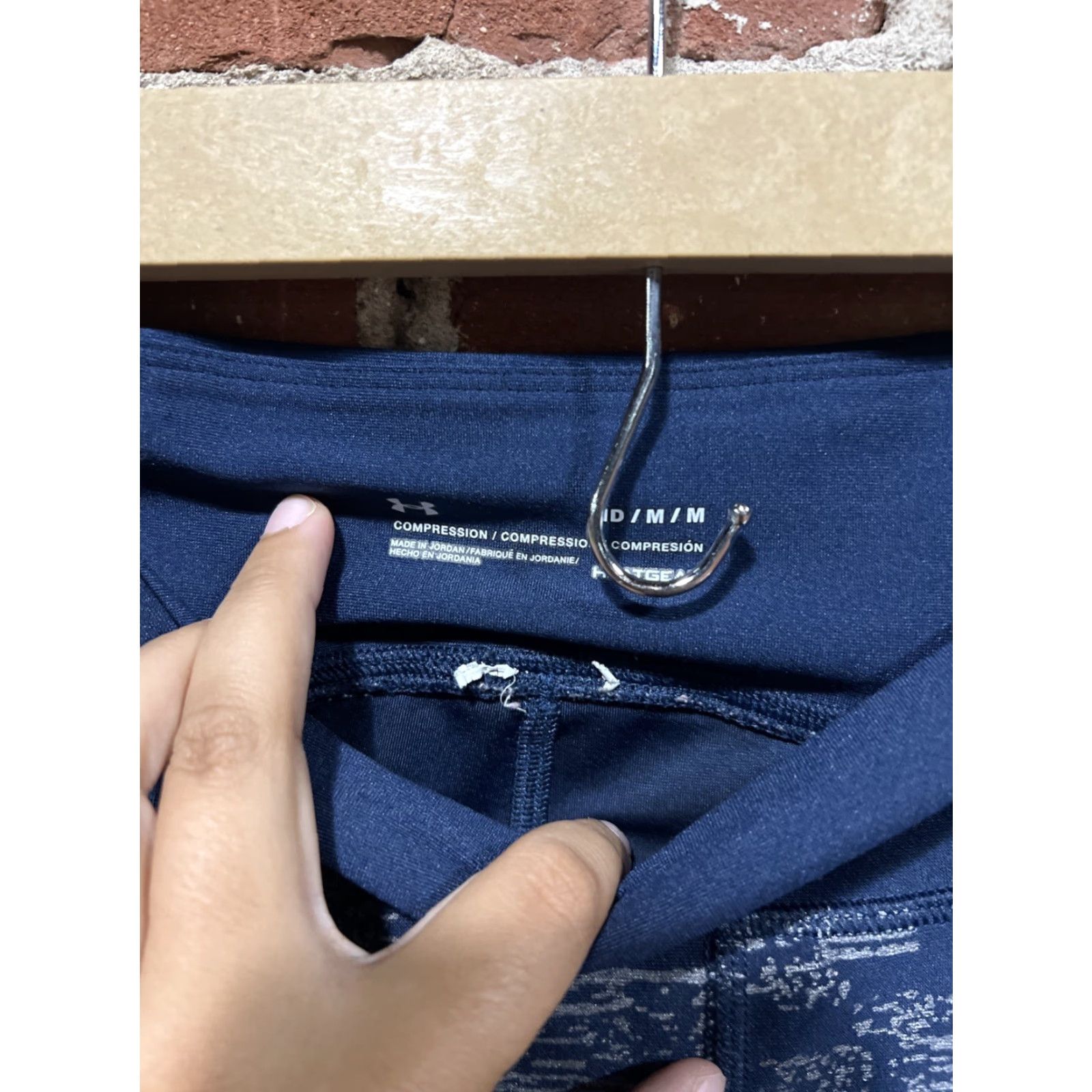 Under Armour Under Armour Womens Blue Athletic Cropped Leggings Size Medium Size 32" / US 10 / IT 46 - 2 Thumbnail