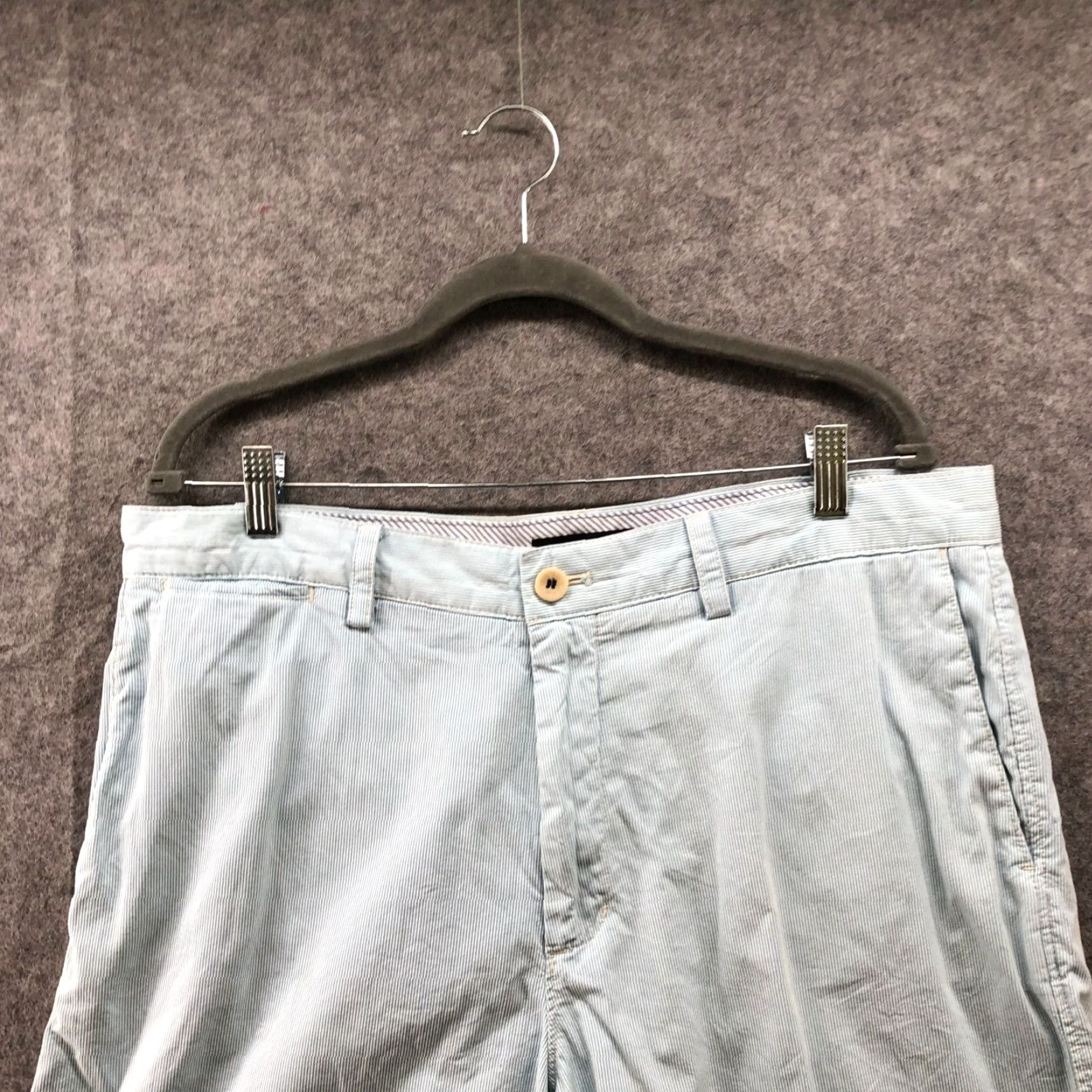 Banana Republic Banana Republic Lightweight Chino Short Mens 36 Blue White Stripe Resort Casual Slim Fit? Size US 36 / EU 52 - 3 Thumbnail