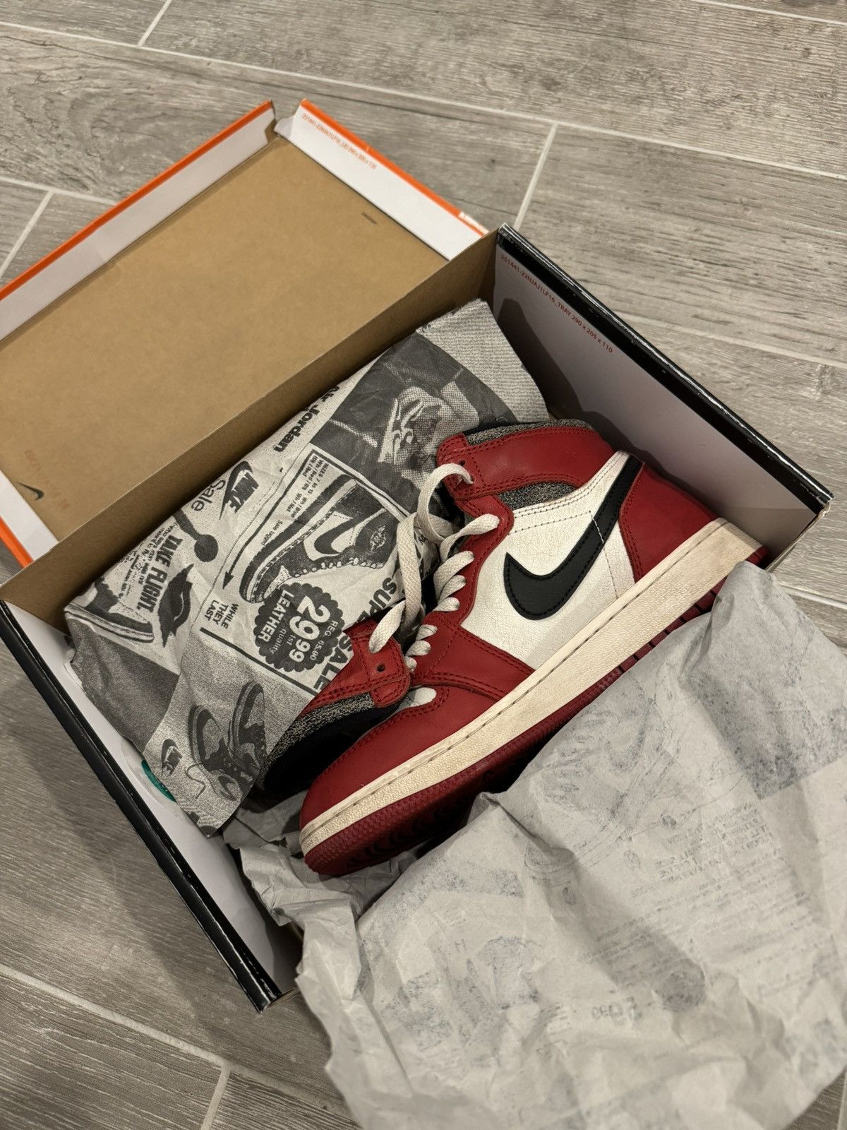Nike Jordan 1 Retro High OG Chicago Lost and Found Size US 5.5 / EU 38 - 1 Thumbnail