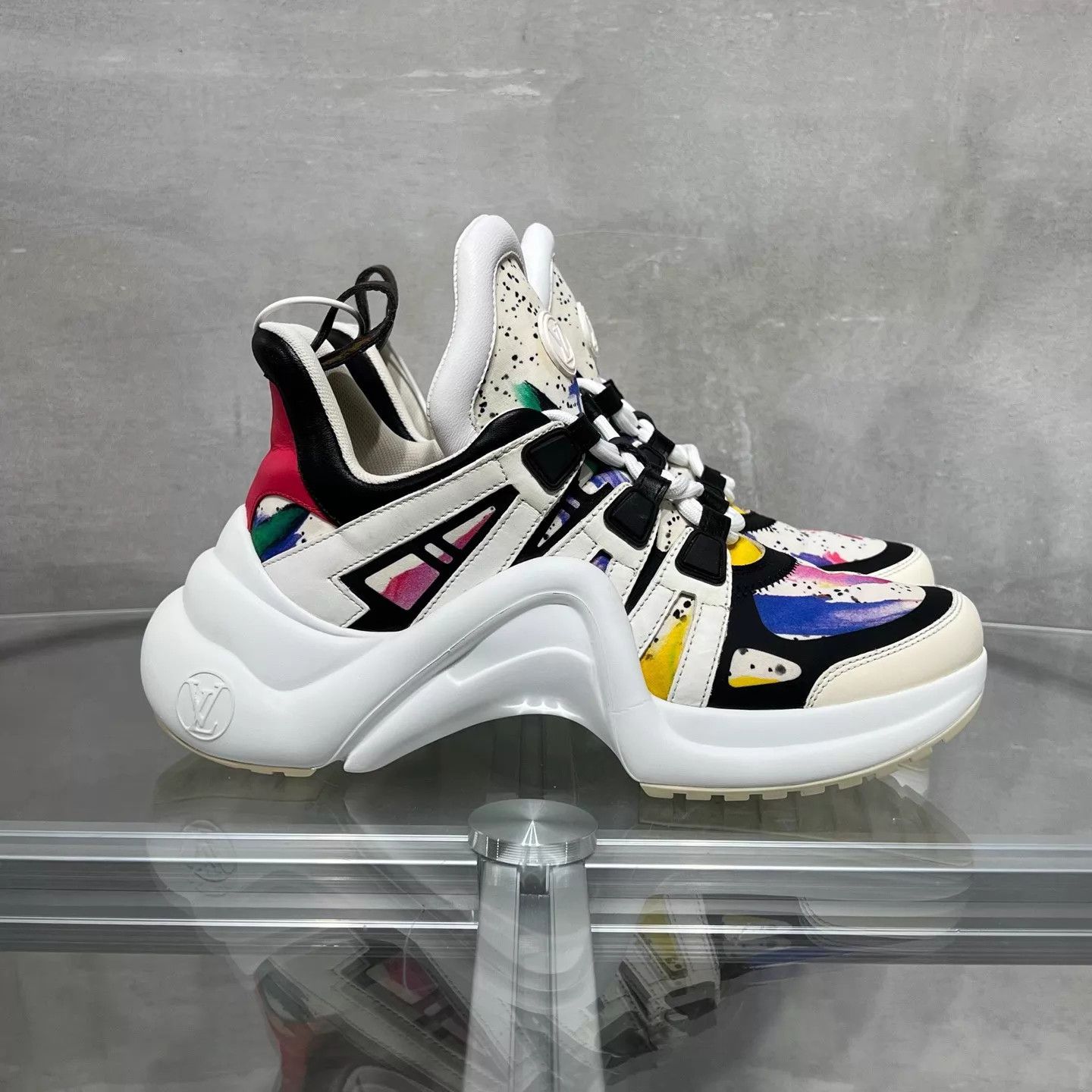 Louis Vuitton LV Archlight Color Splash UK3 Sneakers Size US 6.5 / IT 36.5 - 4 Thumbnail