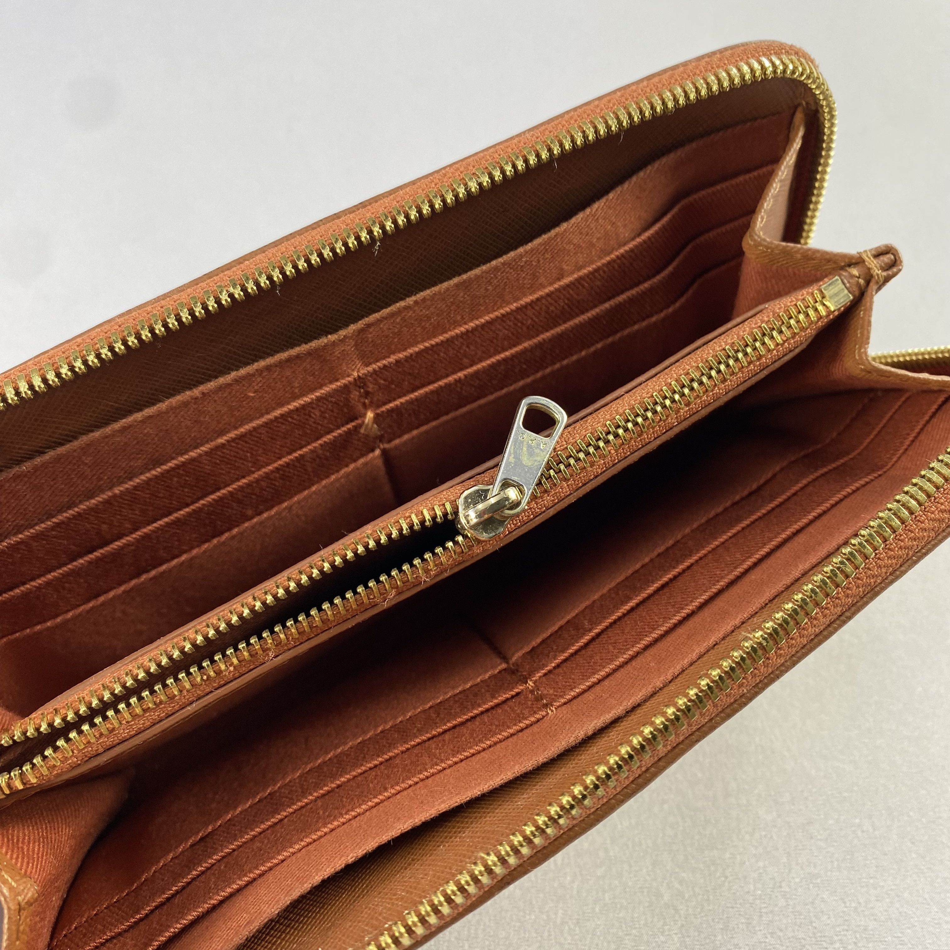 A.P.C. A.P.C. Wallet Long Wallet Leather Size ONE SIZE - 12 Thumbnail