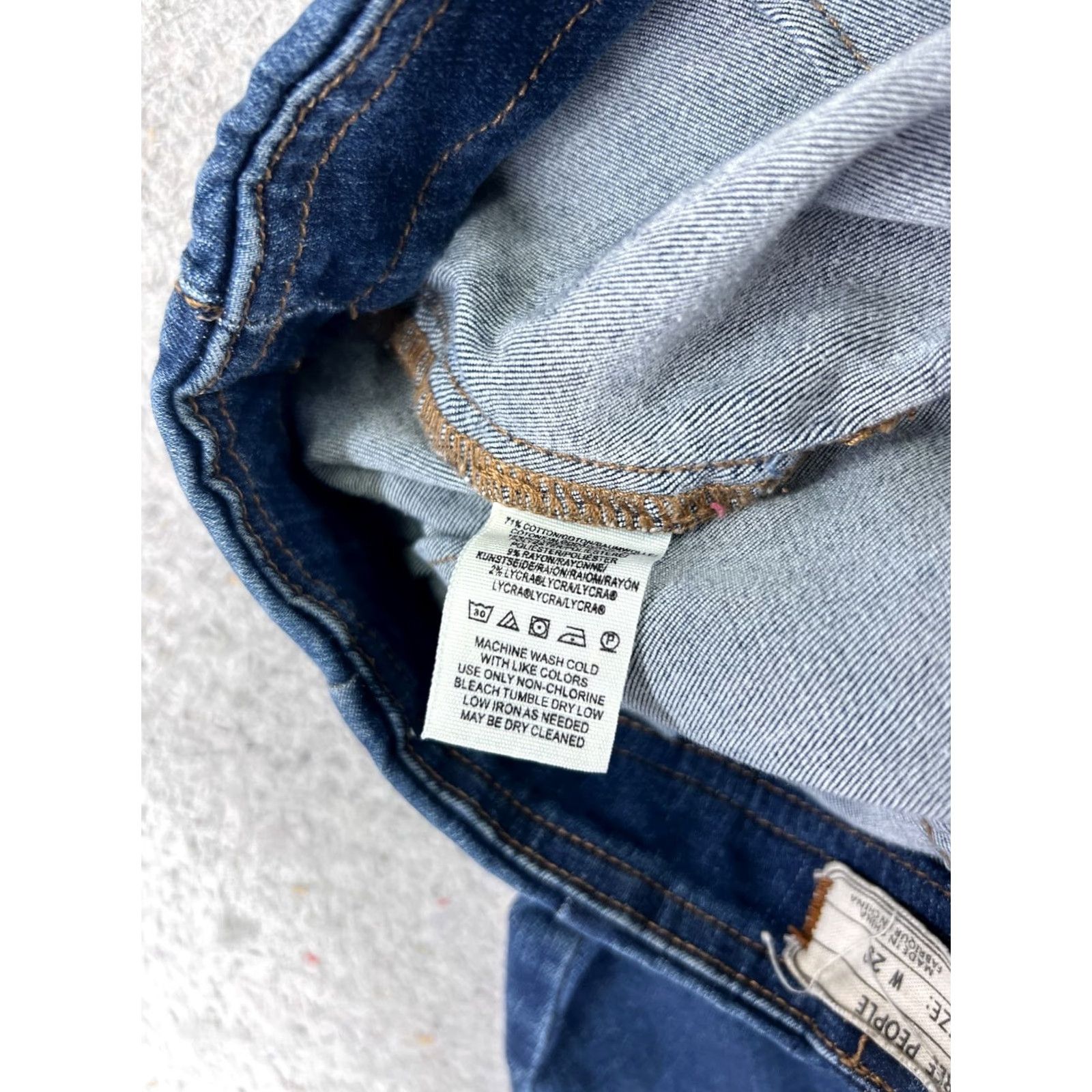 Free People Free People Jeans Womens 29 Blue Denim Flared Pull On 29x24 Distressed Stretch Pocket 5-Pocket Regular Cotton Blend Size 29" - 6 Thumbnail