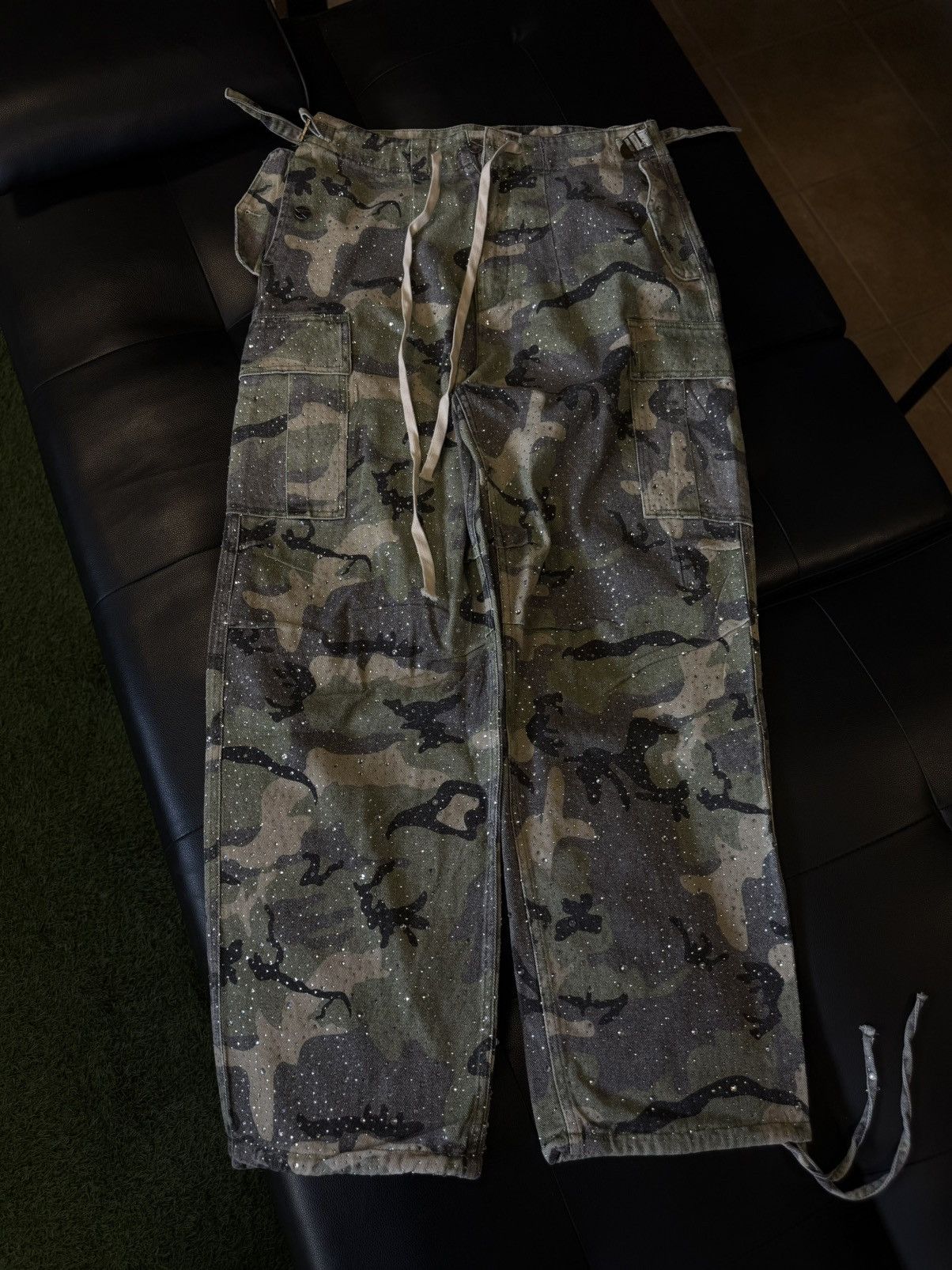 Vale Valley Jogger Green Pants Stone Crystal Size 32 (NEW) Size US 32 / EU 48 - 1 Thumbnail