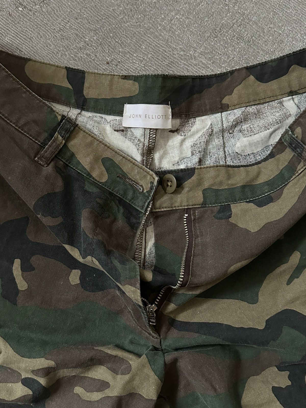 John Elliott JOHN ELLIOTT — Women’s camo cargo pants Size 26" / US 2 / IT 38 - 7 Thumbnail