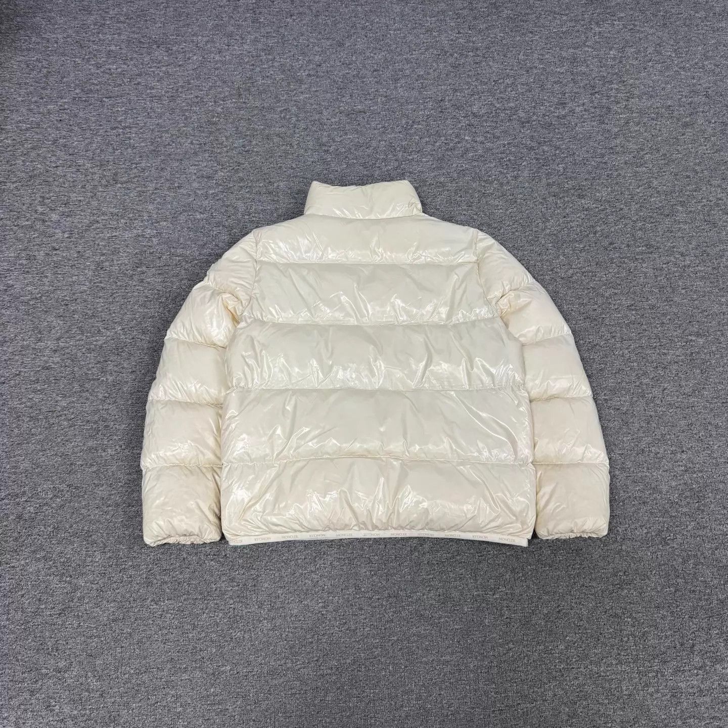Moncler Moncler Abbadia Ivory Collar Short Puffer Sleeve Logo 1 Size S / US 4 / IT 40 - 2 Thumbnail