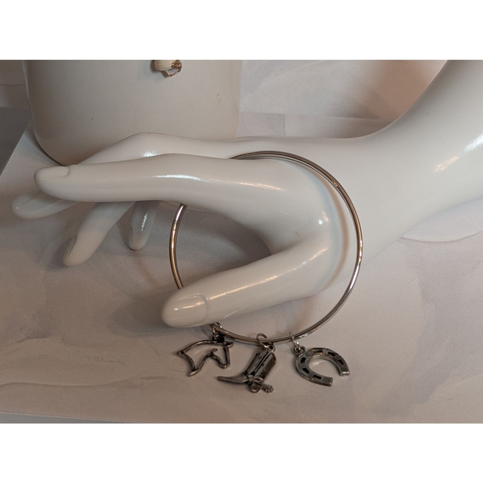 Vintage VTG 1980s Silver-Tone Bangle Bracelet & Western Horse Charms Size ONE SIZE - 1 Thumbnail