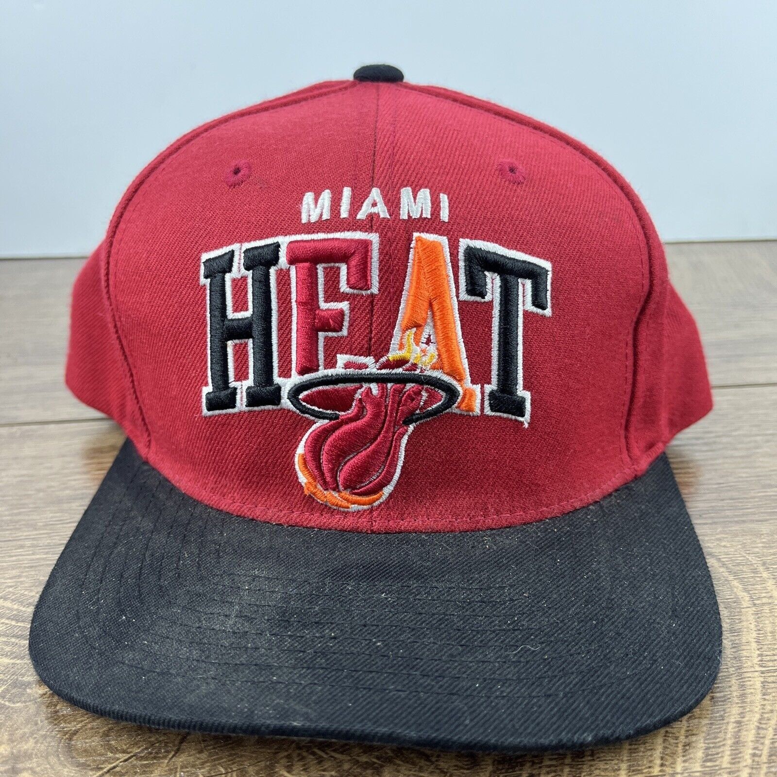 Mitchell & Ness Miami Heat Hat Mitchell & Ness Miami Red Hat Adjustable Adul Size ONE SIZE - 4 Thumbnail