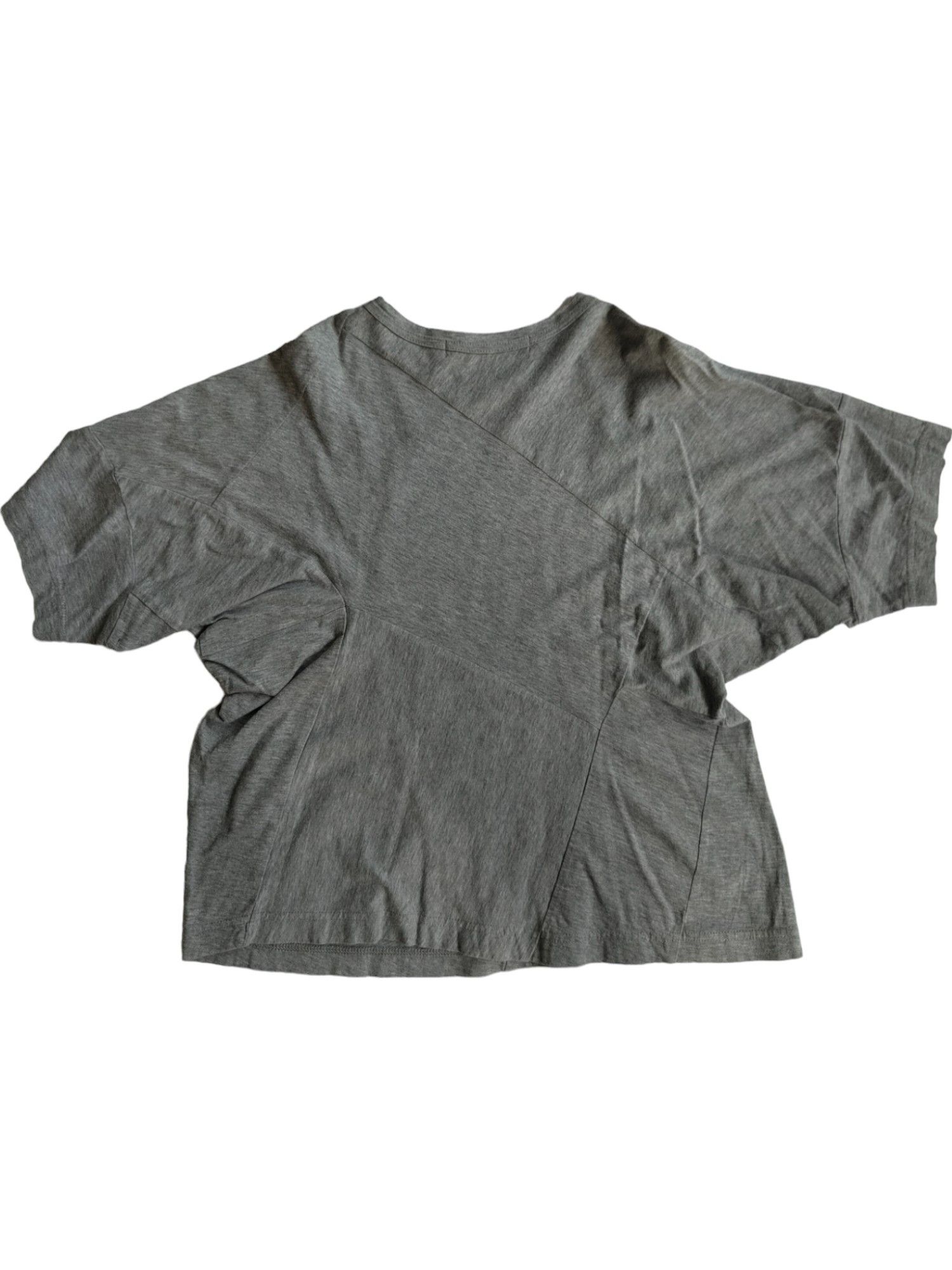 Comme des Garcons Grey Short Sleeve T-Shirt With Asymmetric Stitching Size XS / US 0-2 / IT 36-38 - 2 Thumbnail