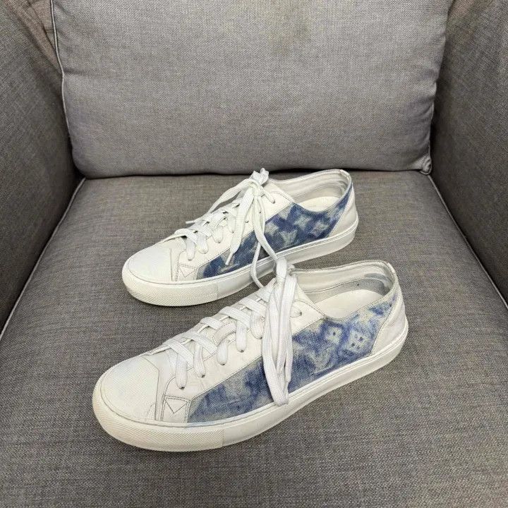 Louis Vuitton Louis Vuitton Tattoo Logo Sneakers in Blue and White -2508 Size US 9 / EU 42 - 1 Thumbnail