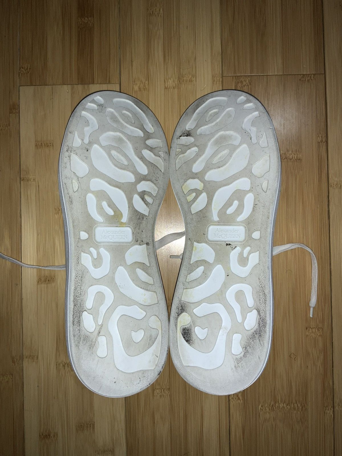 Alexander McQueen Alexander McQueen Men’s Oversized sneaker white/red Size US 11.5 / EU 44-45 - 2 Thumbnail