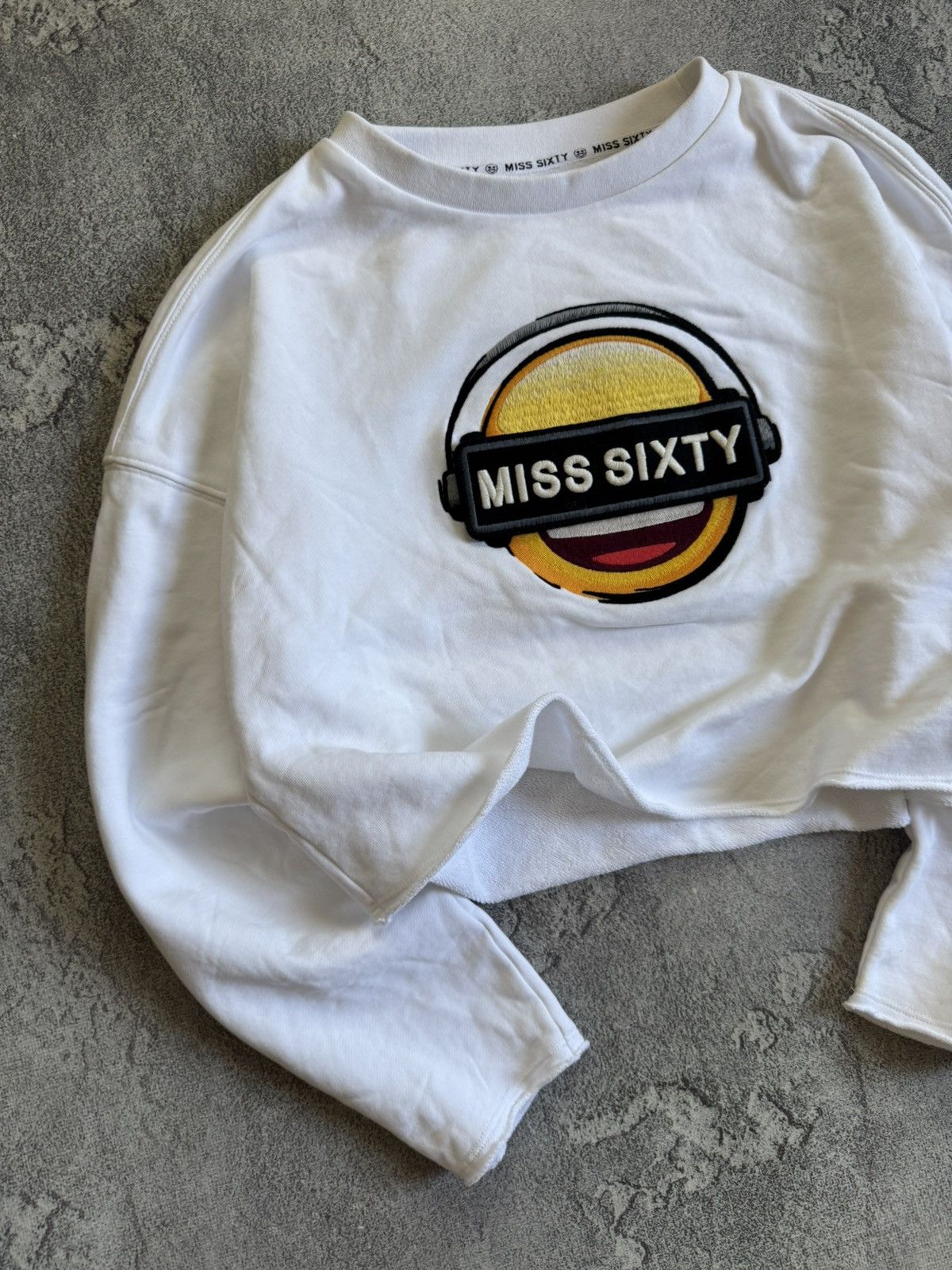Miss Sixty Miss Sixty big logo smile emoji sweatshirts crop jumper top Size XS / US 0-2 / IT 36-38 - 2 Thumbnail