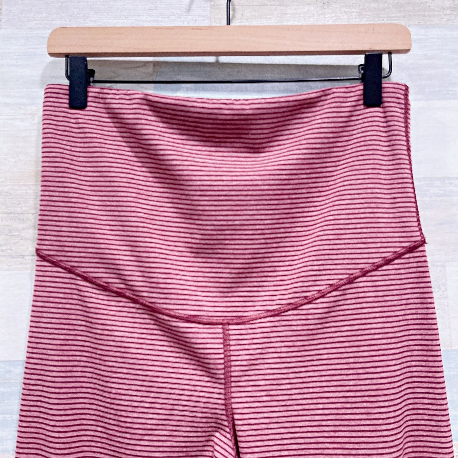 Gap GapFit Maternity Full Panel 7/8 Leggings Red Womens Medium Size 30" / US 8 / IT 44 - 2 Thumbnail
