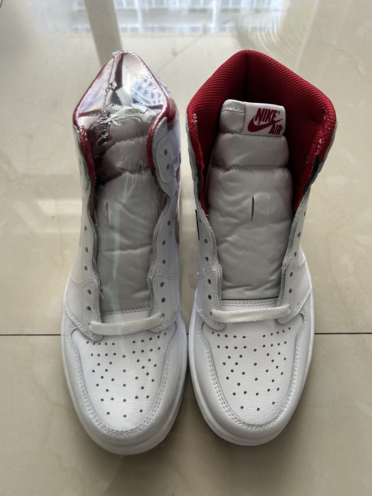 Jordan Brand Jordan 1 high metallic red Size US 8.5 / EU 41-42 - 3 Thumbnail