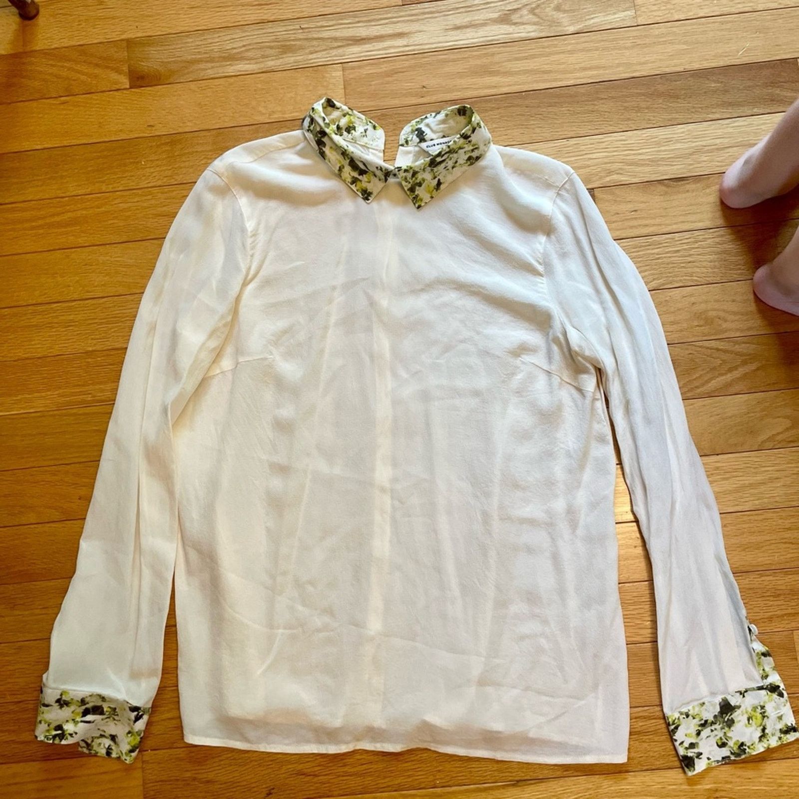 Club Monaco Club Monaco White Silk Blouse with Floral Accents Size S / US 4 / IT 40 - 3 Thumbnail