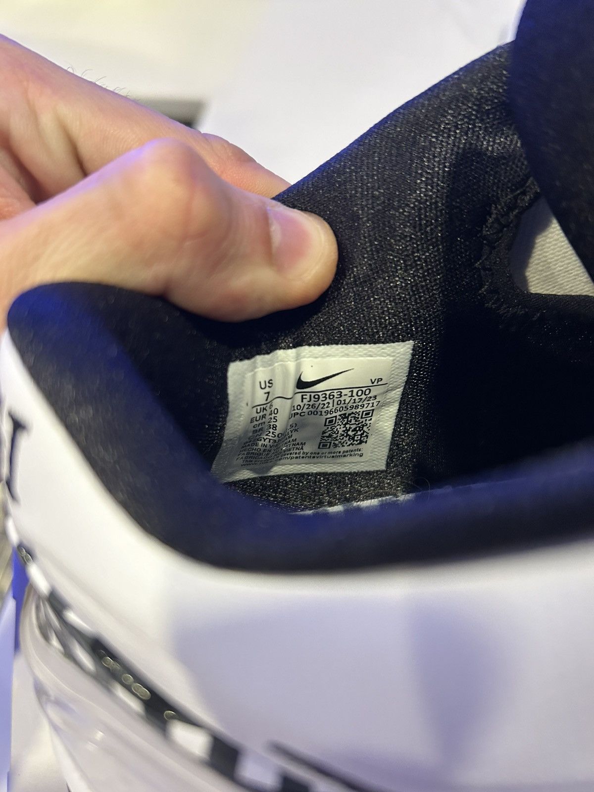 Nike Kobe 4 protro mambacita Gigi Size US 7 / EU 40 - 9 Thumbnail