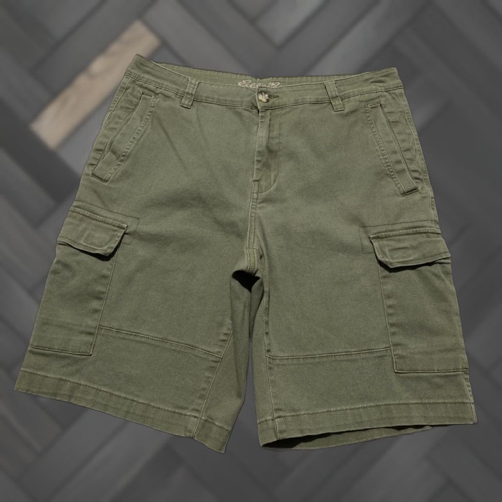Eddie Bauer Eddie Bauer Cargo Shorts Mens 32 Regular Olive Green Canvas Cargo Pocket 6-Pocket Hiking Casual Travel Workwear Buttons Logo Size US 32 / EU 48 - 1 Thumbnail