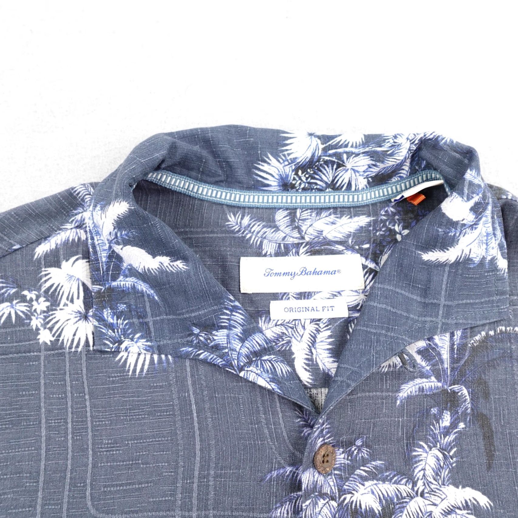 Tommy Bahama VINTAGE Tommy Bahama Shirt Men M Blue Silk Hawaiian Aloha Camp Button-Up Palm Trees Floral 90s Mens Size US M / EU 48-50 / 2 - 2 Thumbnail