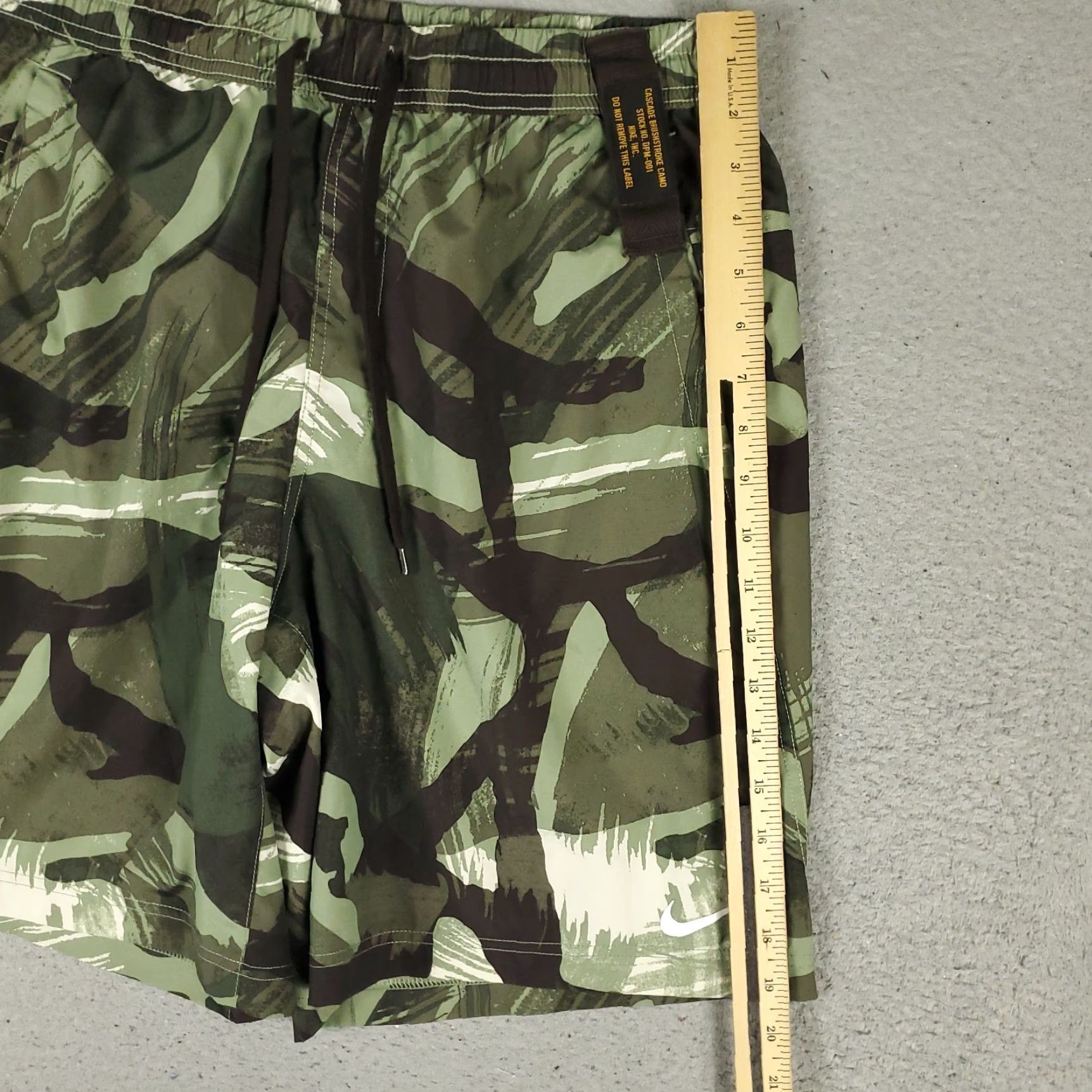 Nike Nike Shorts Mens Medium Green Camouflage Dri FitActive Athletic Training Size US 31 - 6 Thumbnail
