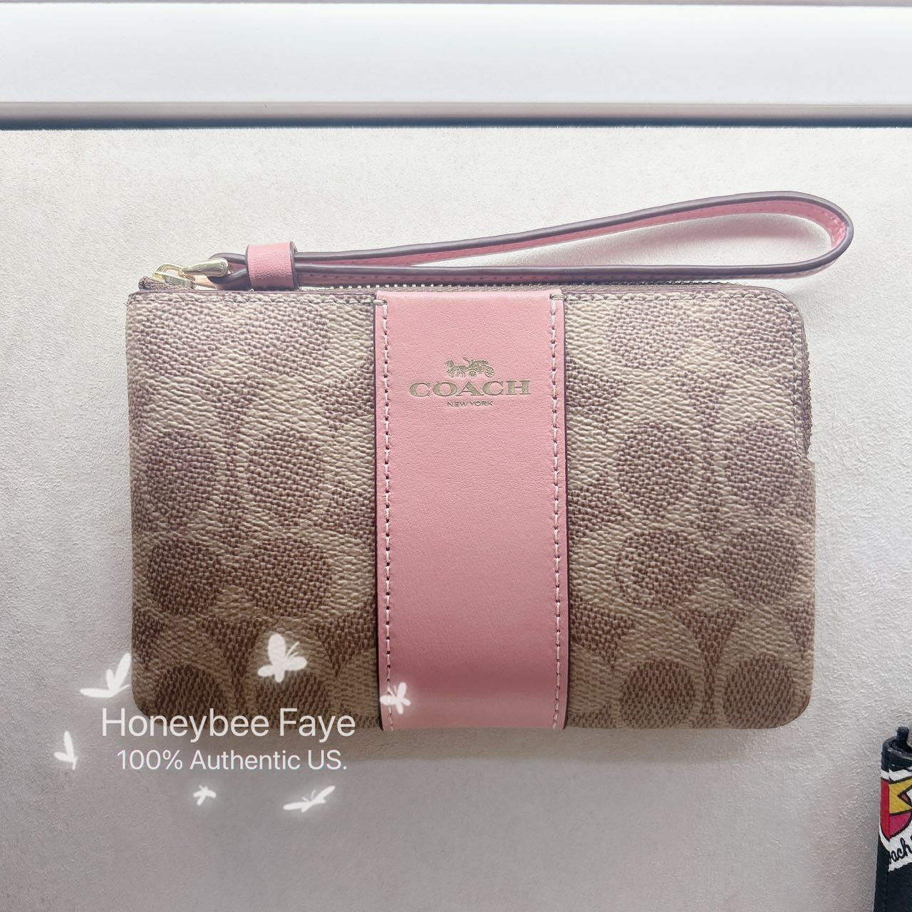 Coach Corner Zip Wristlet In Signature Canvas With Stripe CW854 Size ONE SIZE - 1 Thumbnail