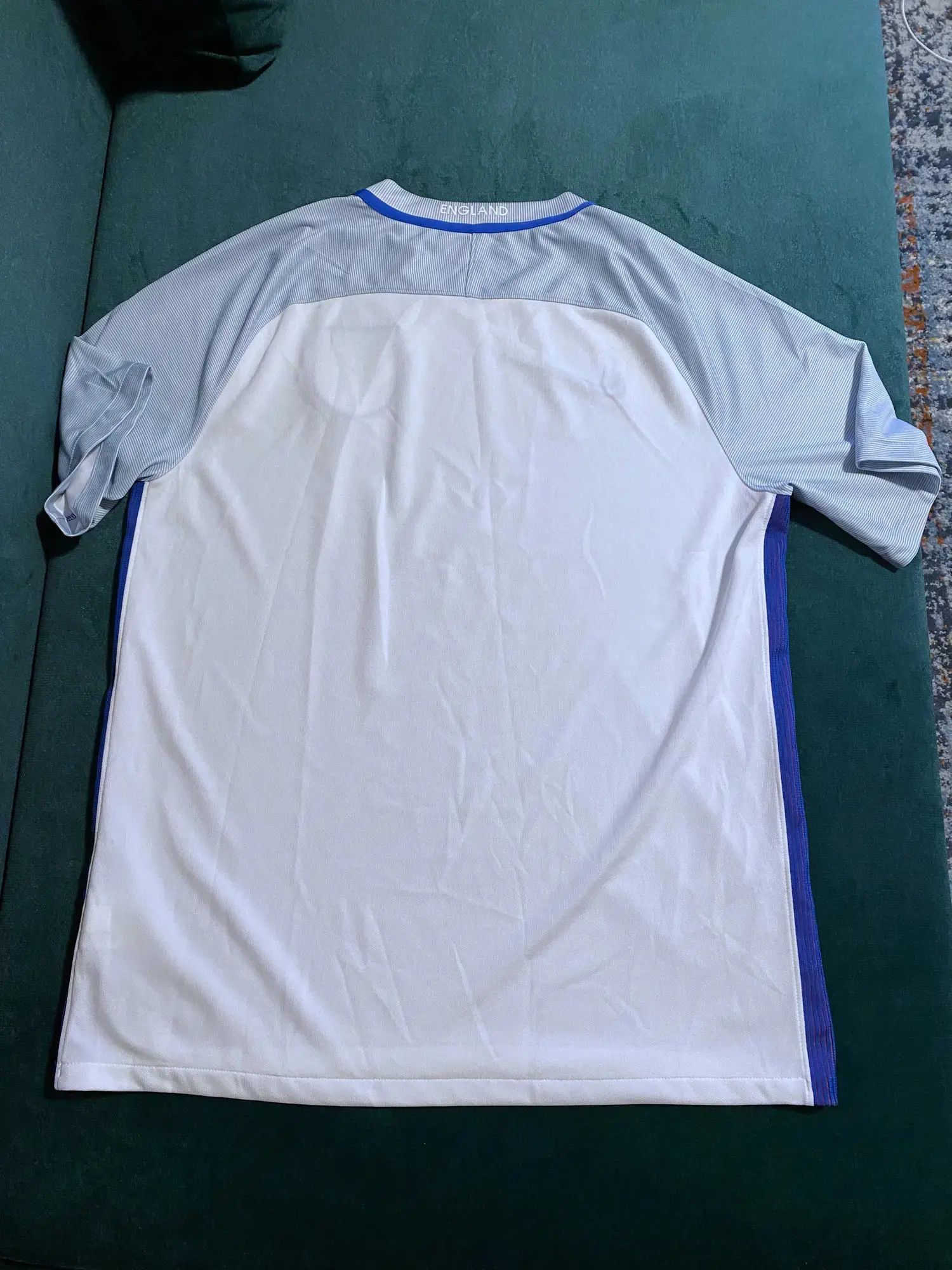 Nike England 2016 football Soccer Jersey Nike shirt size L Size US L / EU 52-54 / 3 - 3 Thumbnail