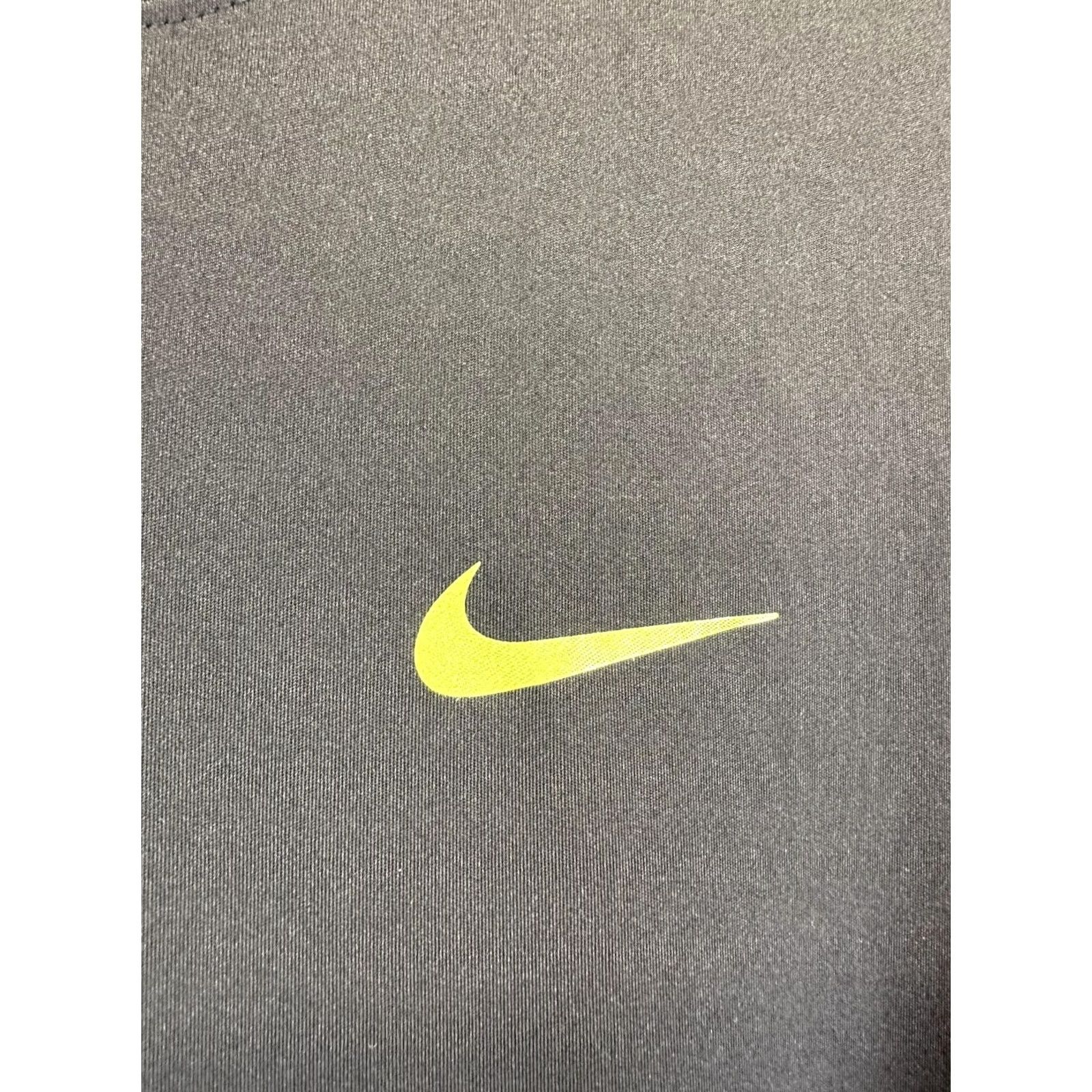 Nike NIKE TRAINING SHIRT MENS XL T-SHIRT RUNNING 100% POLYESTER BLACK GREEN Slim Fit Short Sleeve Sports Jersey Size US XL / EU 56 / 4 - 6 Thumbnail