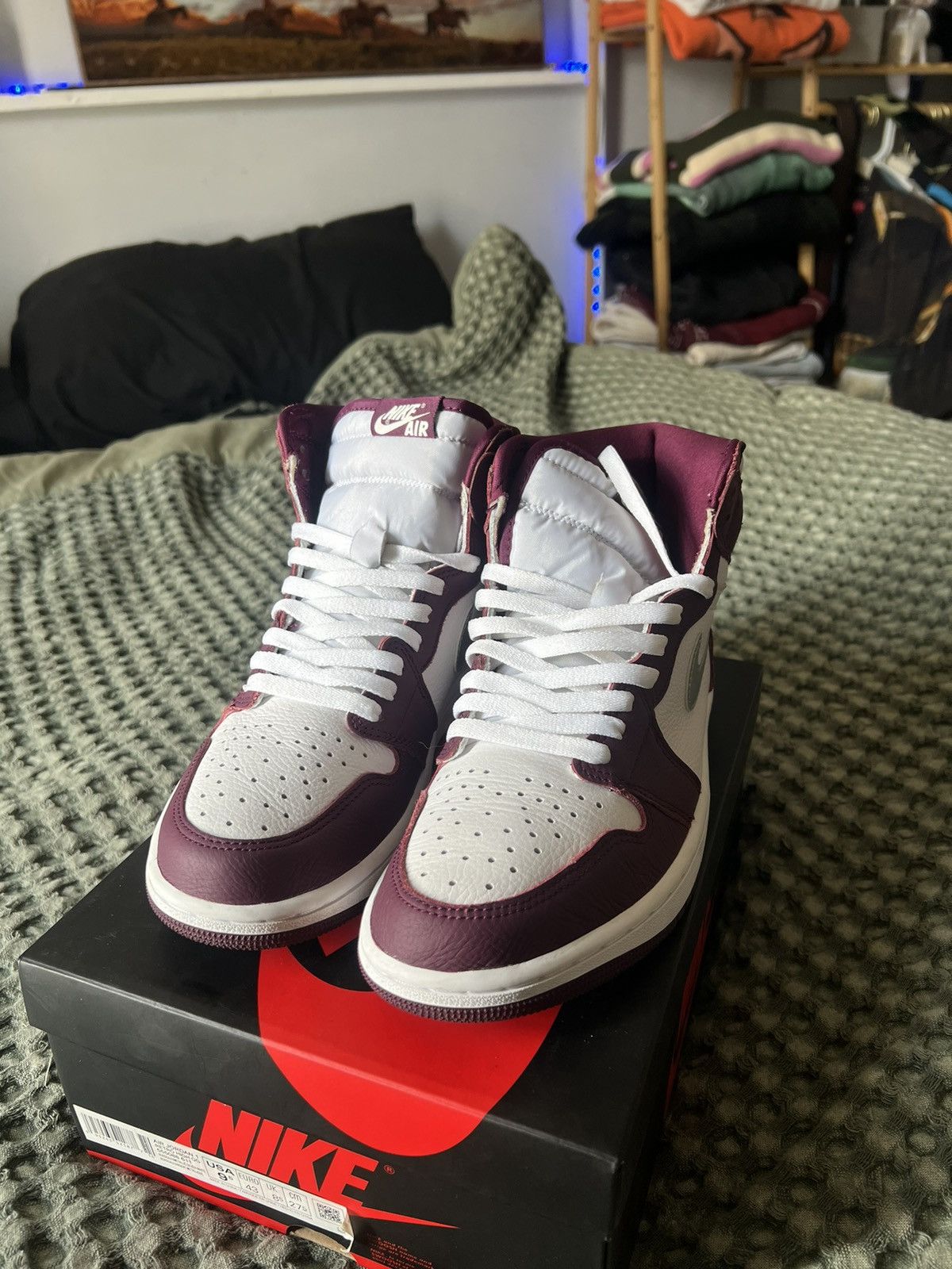Jordan Brand Nike Air Jordan 1 High Bordeaux Silver Size US 9.5 / EU 42-43 - 2 Thumbnail