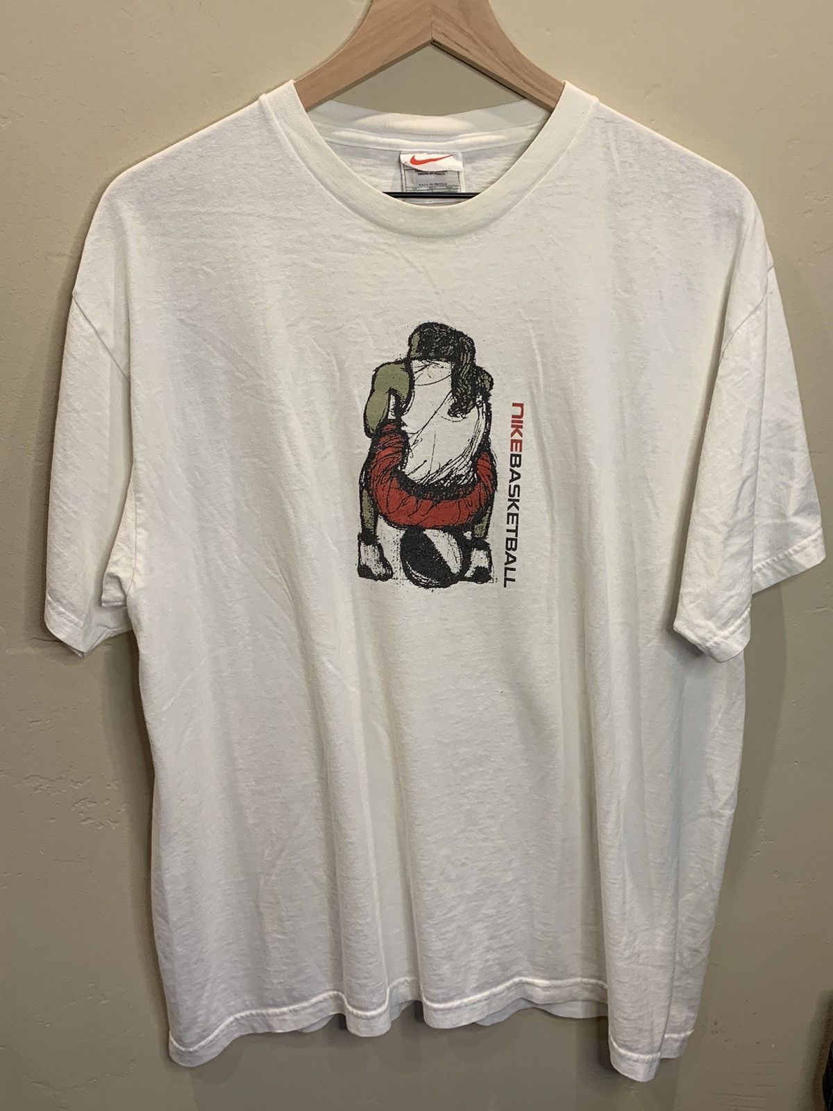 image of Vintage Nike Women’S Basketball Art Center Hit Shirt in White, Men's (Size XL)