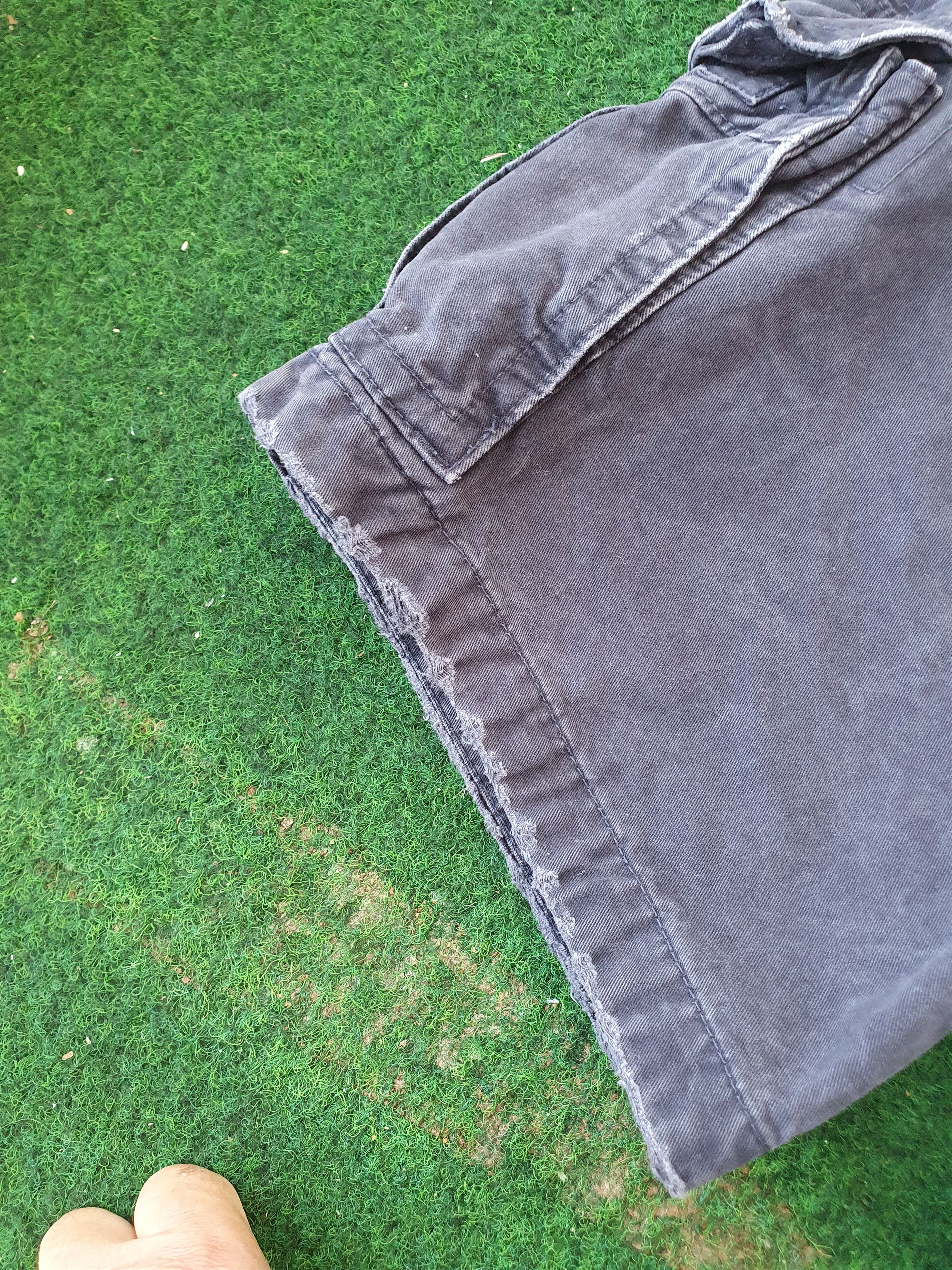 Abercrombie & Fitch Abercrombie & Fitch Heavy Cargo Shorts Size 33 Size US 32 / EU 48 - 18 Thumbnail