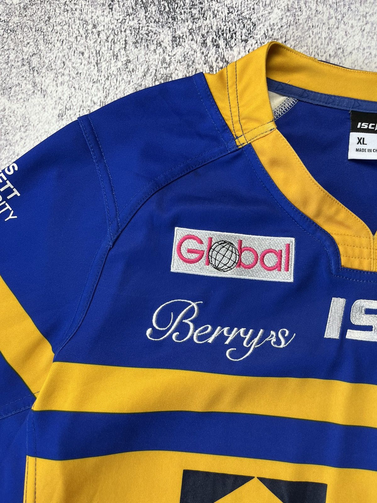 Vintage ISC Leeds Rhinos 2016 Rugby Jersey Men's Size XL Size US XL / EU 56 / 4 - 6 Thumbnail