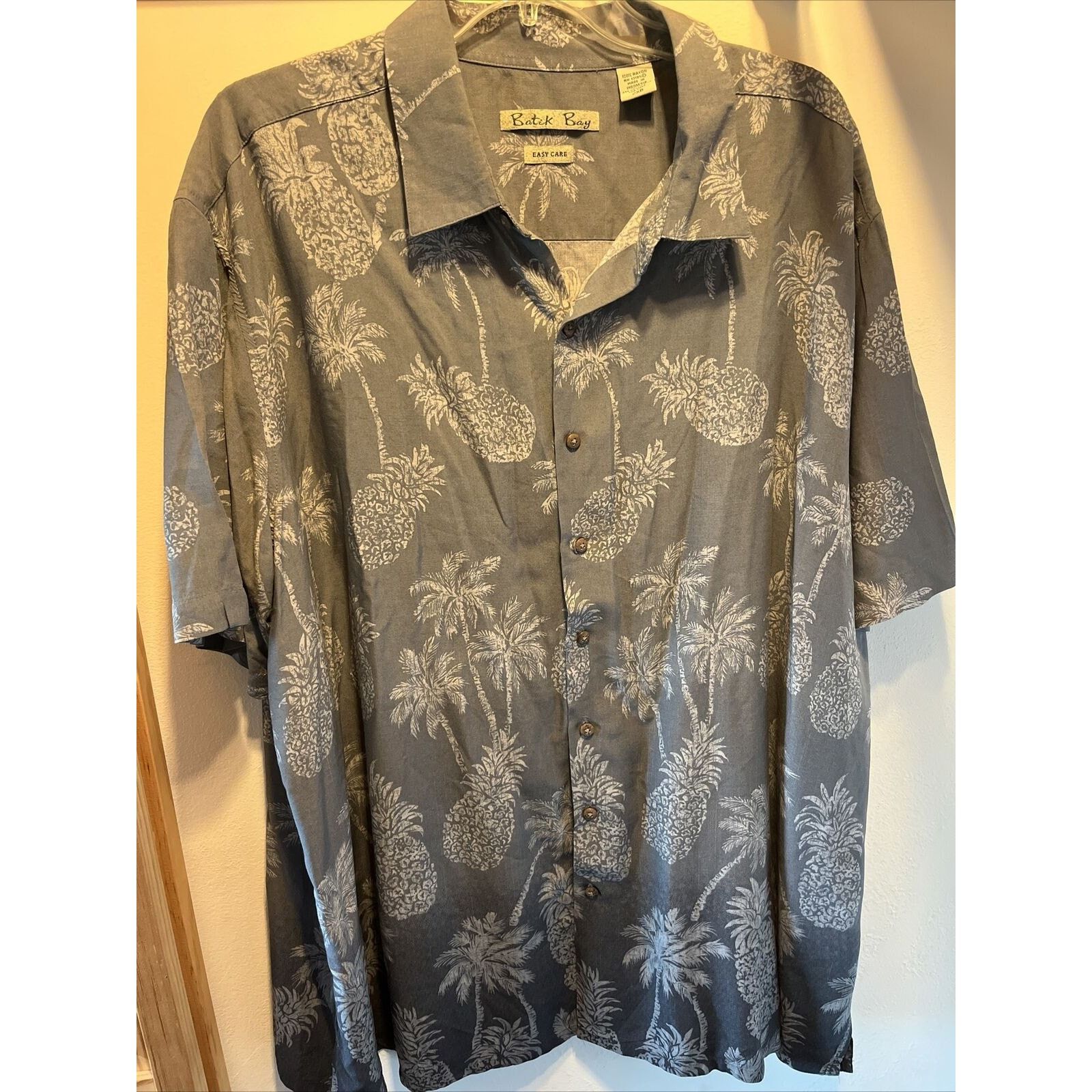 Batik Bay Batik Bay Men 2XB Gray Floral SS Button Rayon Hawaiian Shirt Size US XXL / EU 58 / 5 - 2 Thumbnail