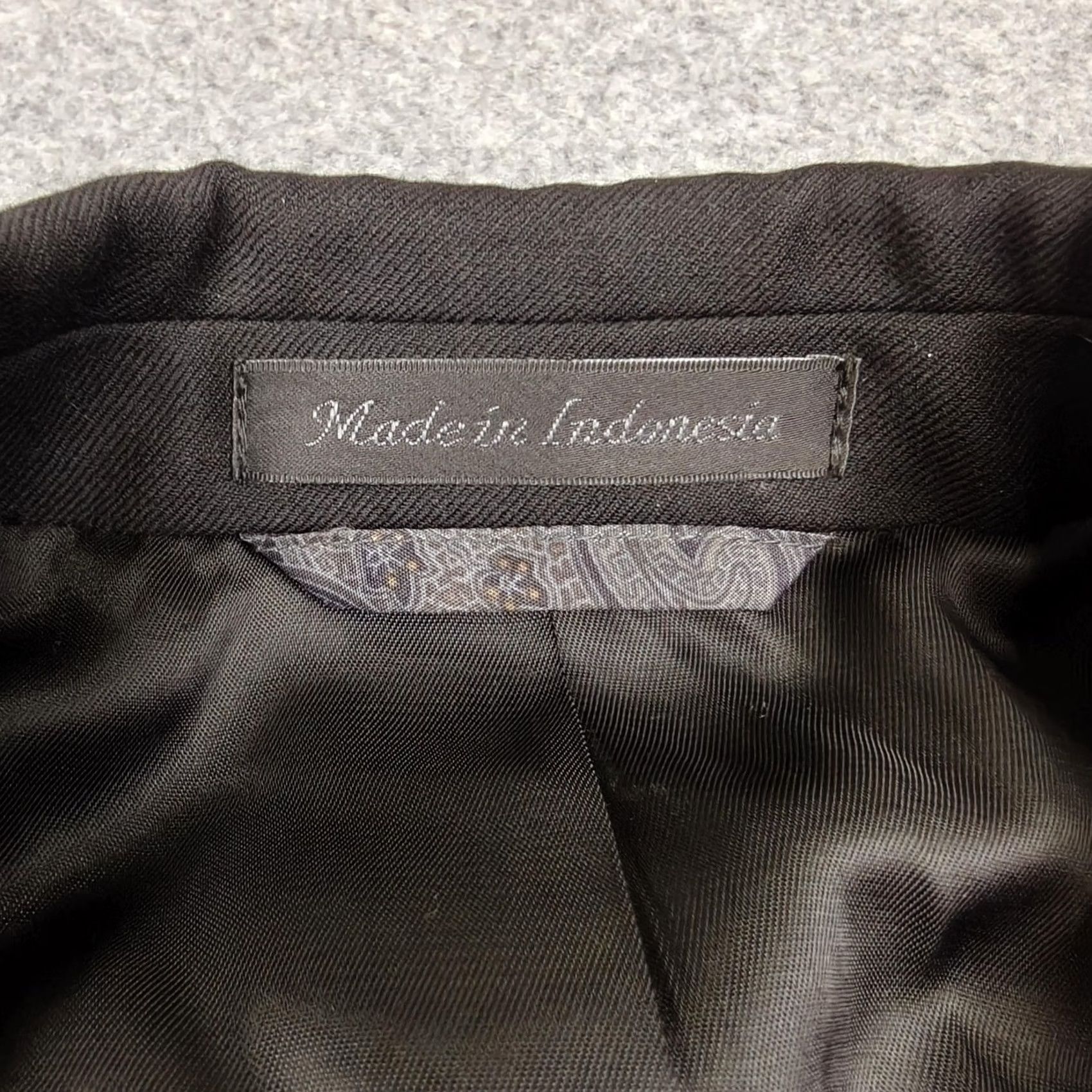 Ralph Lauren VINTAGE? No. Lauren Ralph Lauren Blazer Mens 40R Black Wool Two Button Suit Jacket Lined Size 40R - 3 Thumbnail
